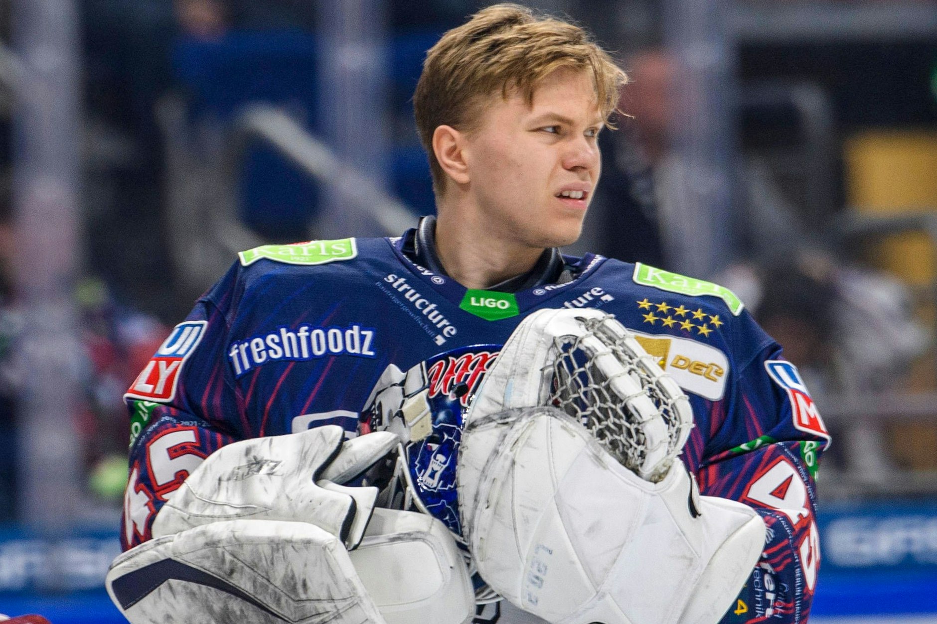 Soll zeigen, ob er einer für die WM 2023 ist. Dabei weiß Eisbären-Torwart Tobias Ancicka genau, dass er wegen der Konkurrenz gar kein Chance aufs Turnier im Mai in Finnland und Lettland hat.&nbsp;&nbsp;