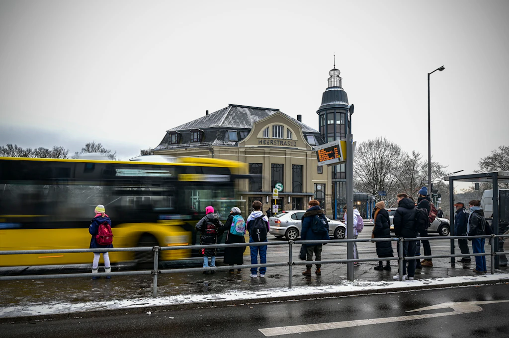 Mit dem Bus nach Spandau: „Die Verkehrsanbindung ist eine Katastrophe“