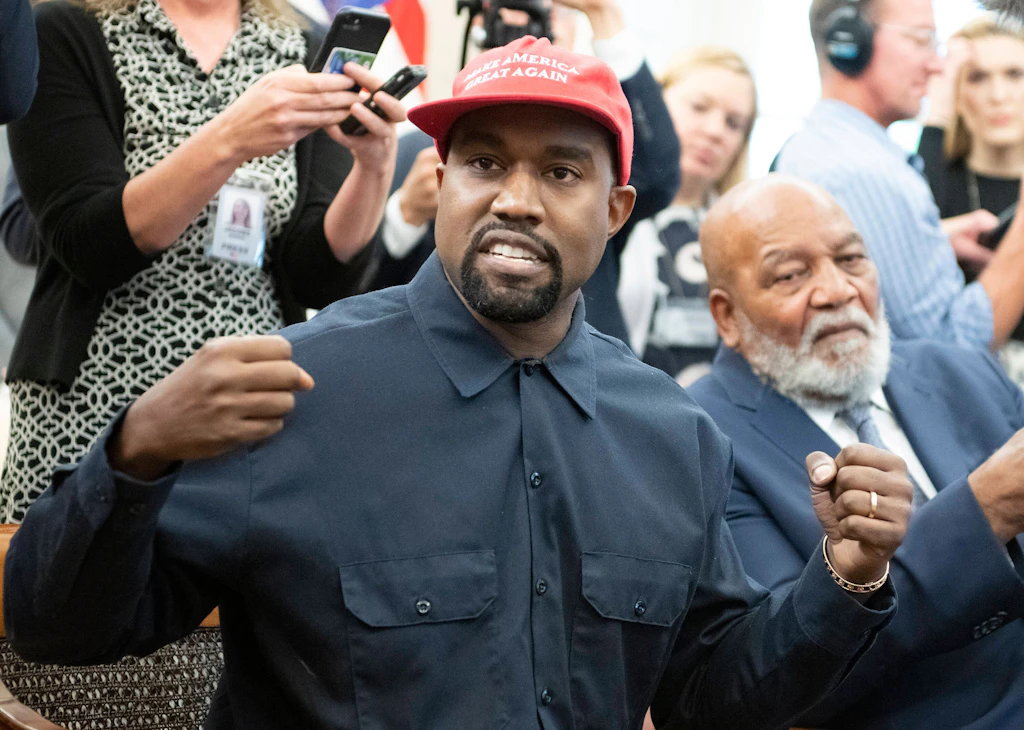 Kanye West versteckte sich vor seinen Anwälten, weil die ihren Job kündigen wollten – jetzt spürten sie ihn auf
