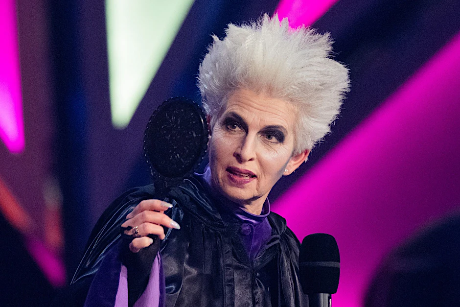Marie-Agnes Strack-Zimmermann (FDP)  bei der Verleihung des „Ordens wider den tierischen Ernst“ des Aachener Karnevalsvereins (AKV).&nbsp;&nbsp;