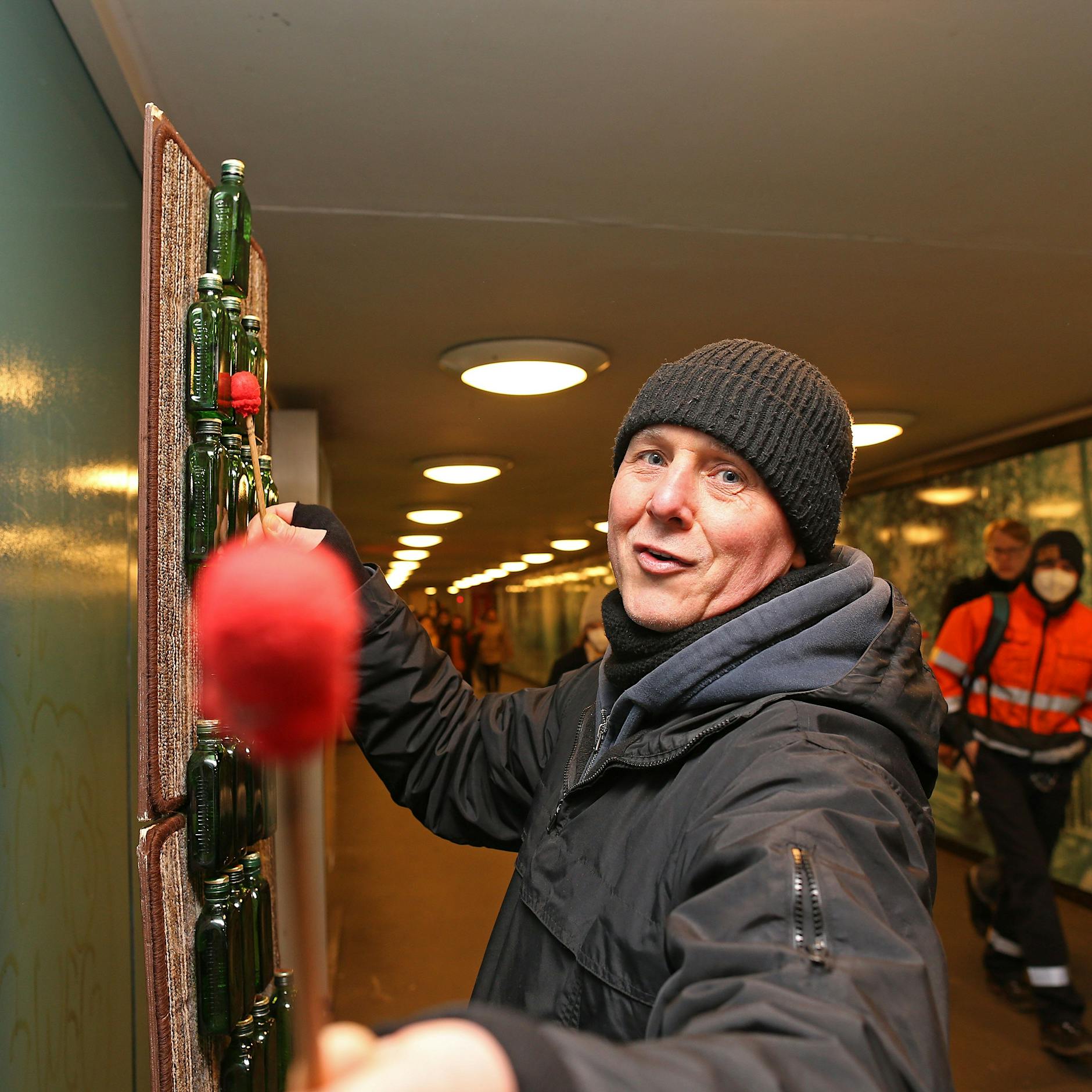 Berlins BVG-Untergrund groovt wieder: die ersten Musikanten sind nach Corona-Pause zurück