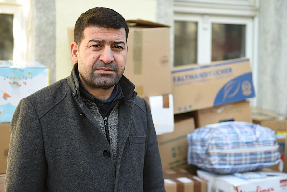 Vereinsvorstand Ibrahim al Sayed ist stolz auf die Hilfsbereitschaft der Berlinerinnen und Berliner.