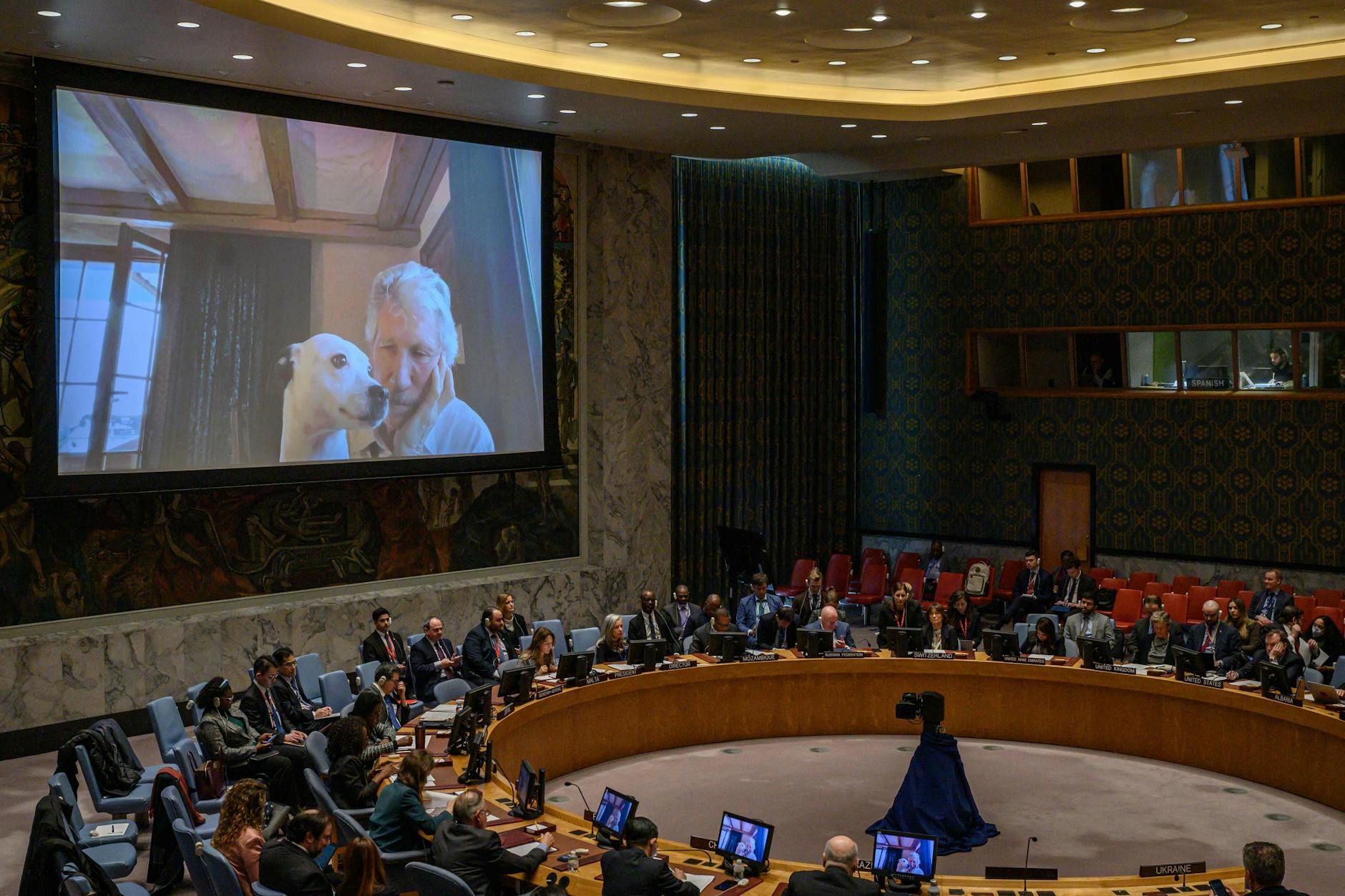 Roger Waters spricht per Videoschalte vor dem UN-Sicherheitsrat.
