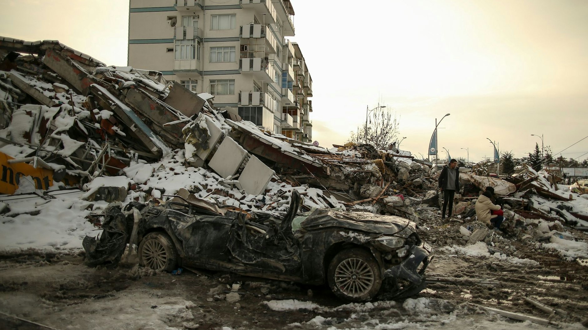 Wie hier im türkischen Malatya hat das Erdbeben große Schäden angerichtet.