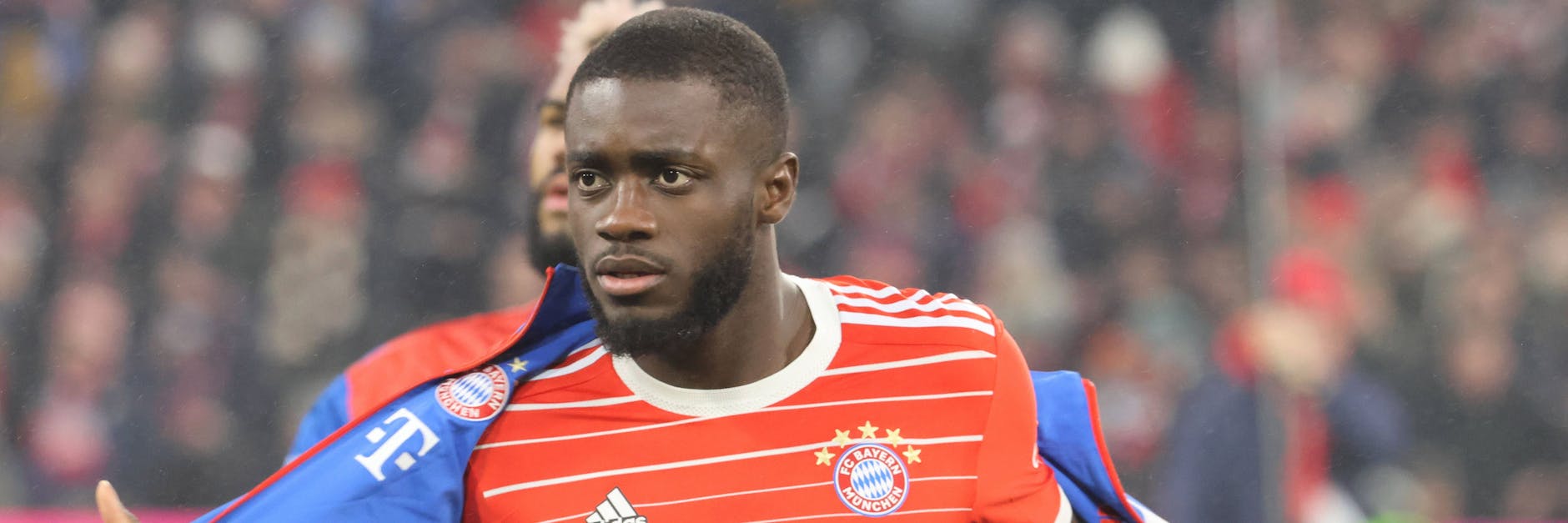 Dayot Upamecano (24), Abwehr-Star des FC Bayern, plant keine Gesangskarriere. Dennoch trainierte der Franzose mit einem Opernsänger.