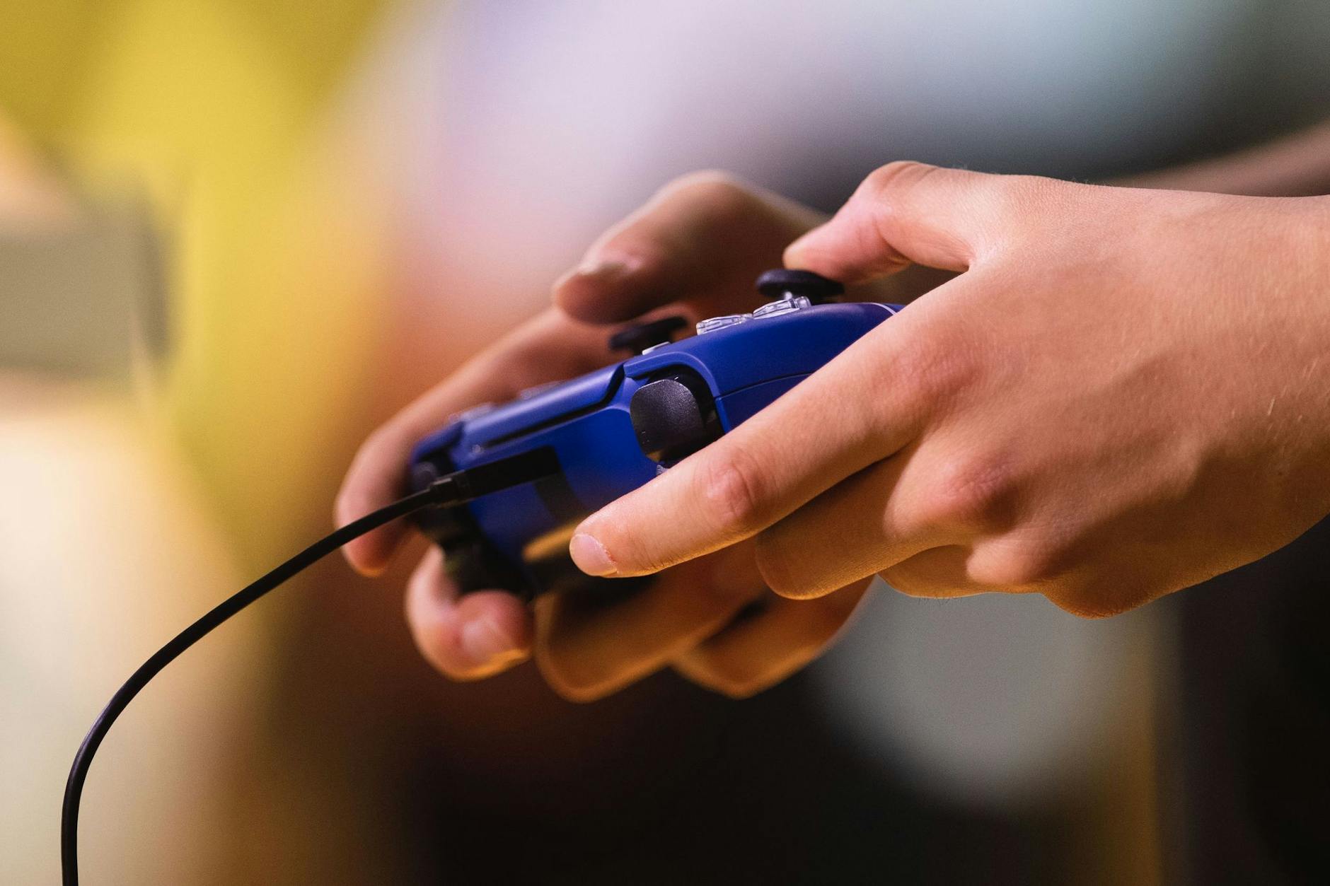 ARCHIV - Die Aushängeschilder des deutschen FIFA-E-Sports traten im EA Sports Cup in London an.