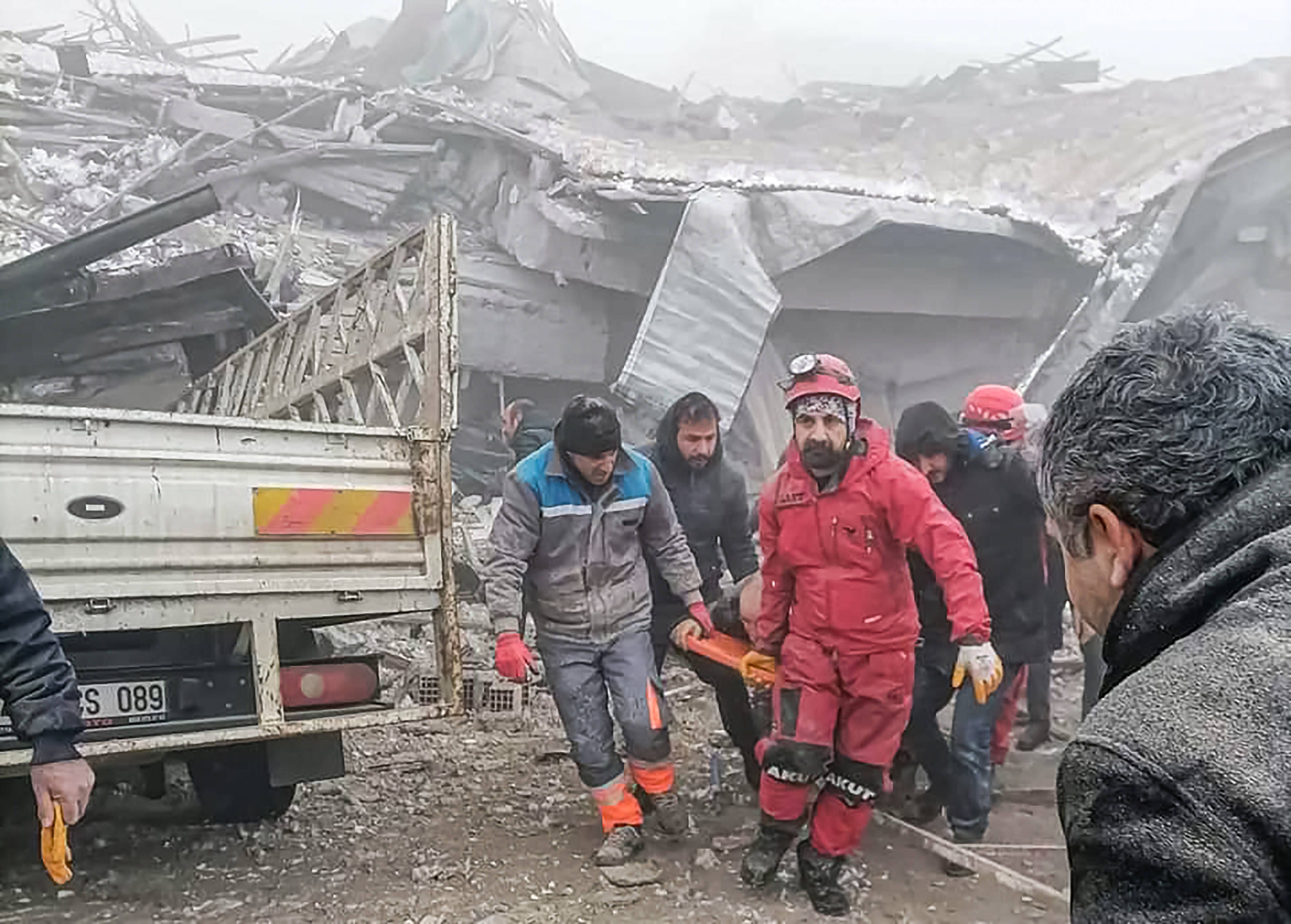Update! Erdbeben in der Türkei und Syrien: Zahl der Todesopfer steigt auf 11.700, Retter arbeiten unter großem Zeitdruck