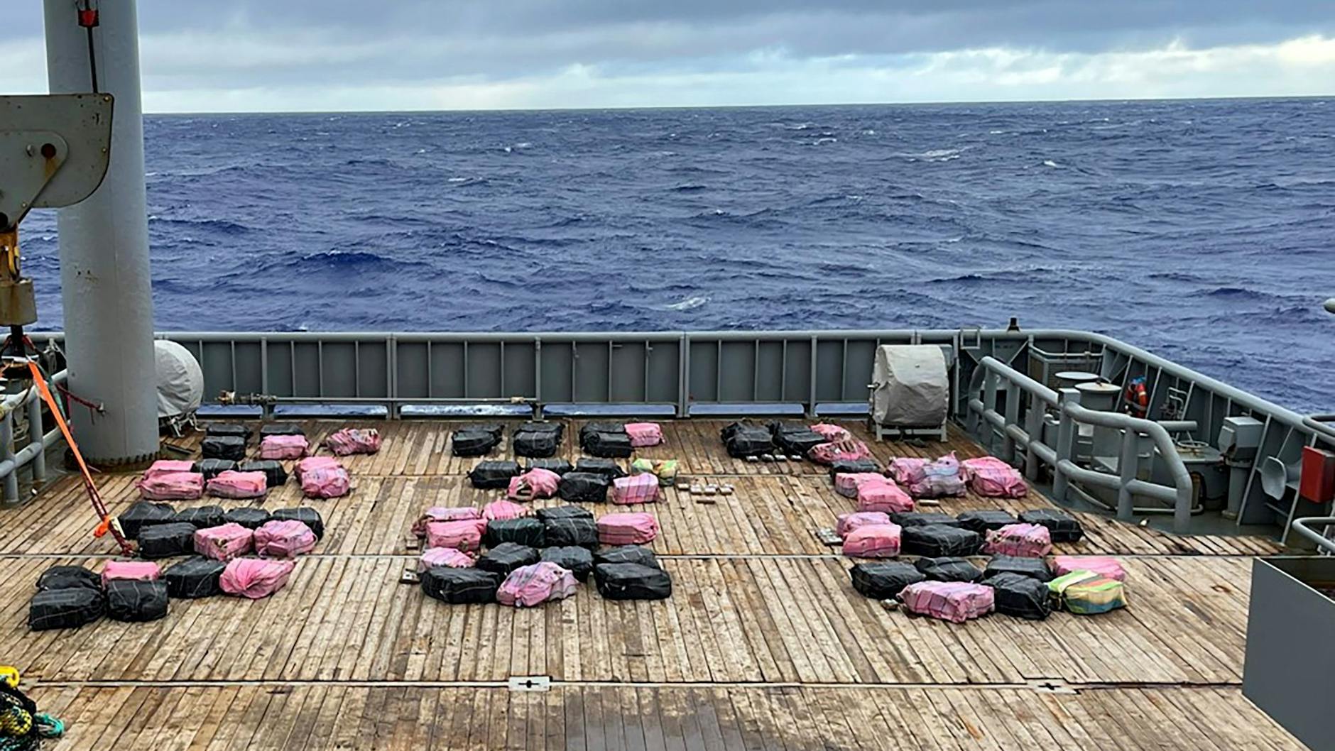 Das Kokain auf dem Deck des Schiffes „HMNZS Manawanui“