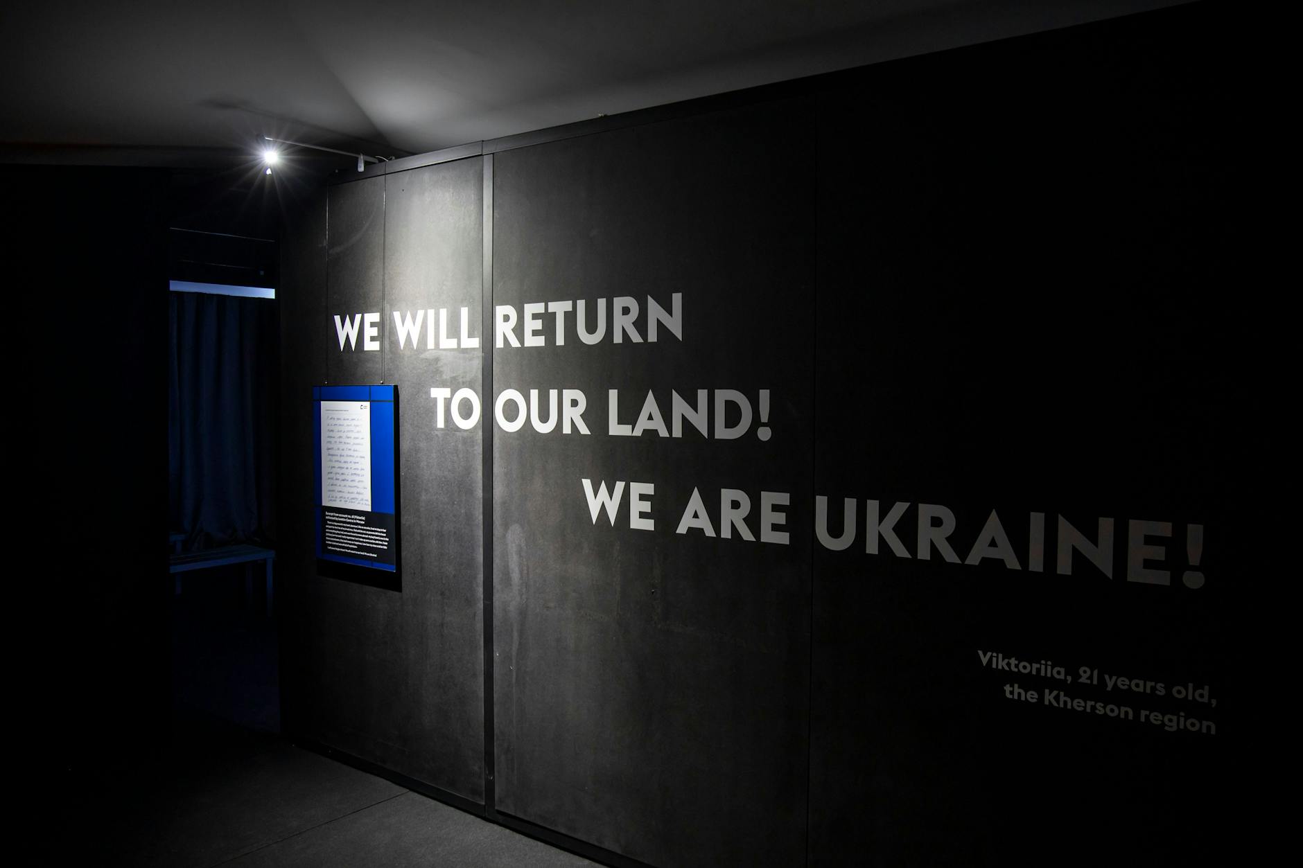 „Wir werden zurückkehren in unserer Land! Wir sind die Ukraine!“: So endete die 21-jährige Viktoriia aus Cherson ihre Zeugenaussage für das Archiv des Lemkin-Zentrums.