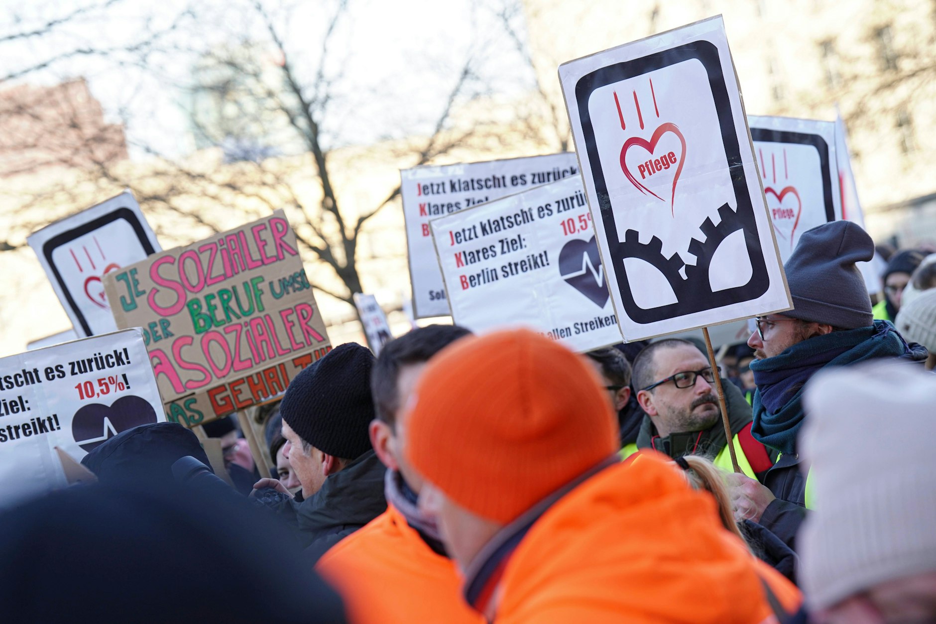 Angestellte des öffentlichen Dienstes streiken am Donnerstag in Berlin.&nbsp;