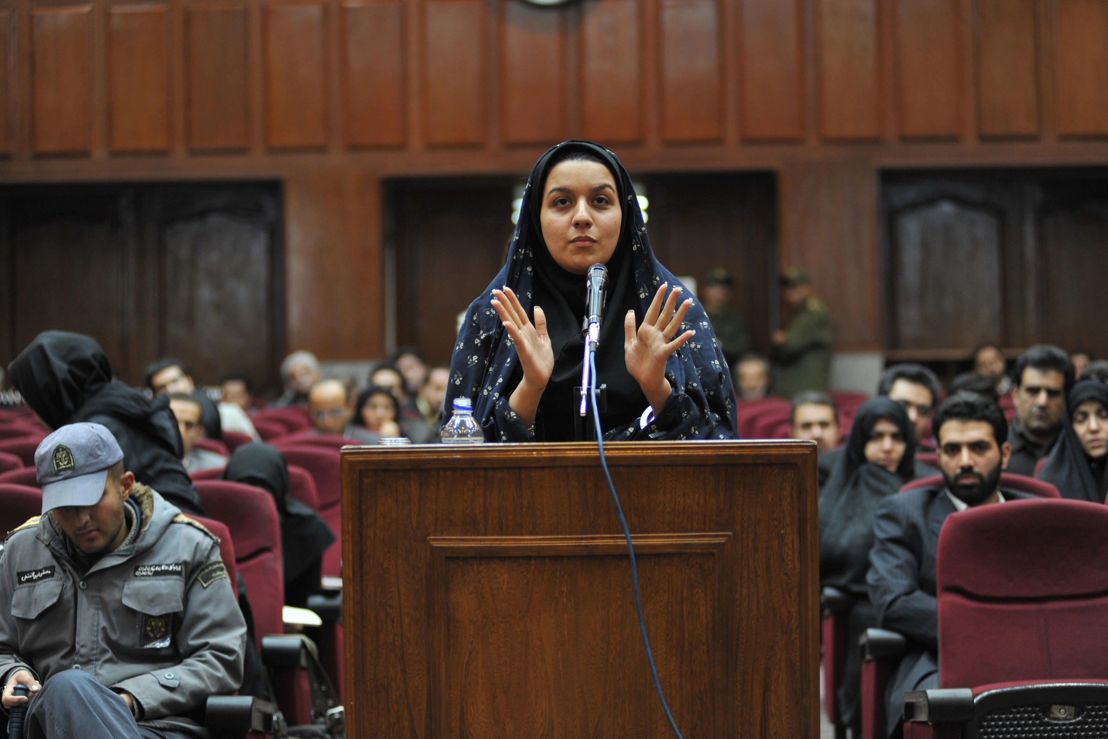 Reyhaneh Jabbari vor Gericht.&nbsp;