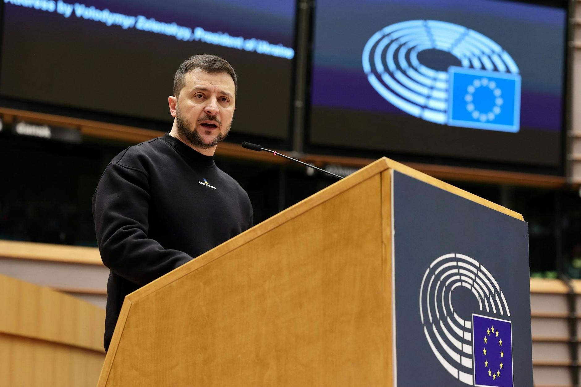 Der ukrainische Präsident Wolodymyr Selenskyj hat eine Rede vor dem EU-Parlament in Brüssel gehalten.