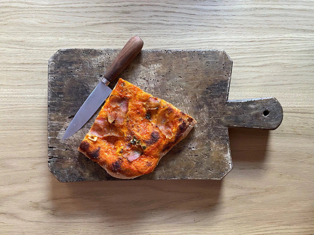 Alle lieben Pizza, doch keiner hat Lust zu backen: Wir zeigen, wie es super einfach geht!