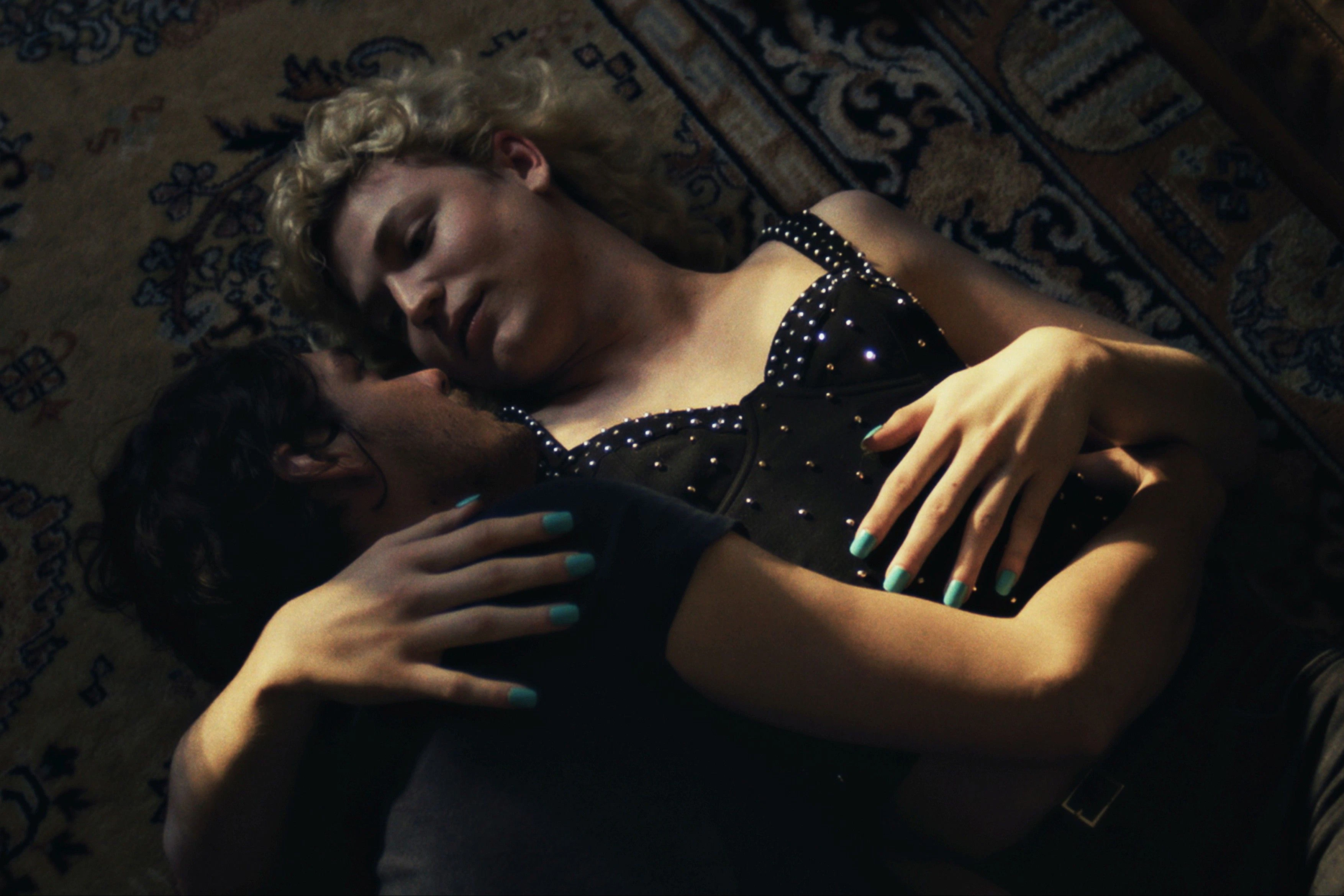 Ist die Liebe echt? Timocin Ziegler und&nbsp;Thea Ehre als Undercover-Paar.