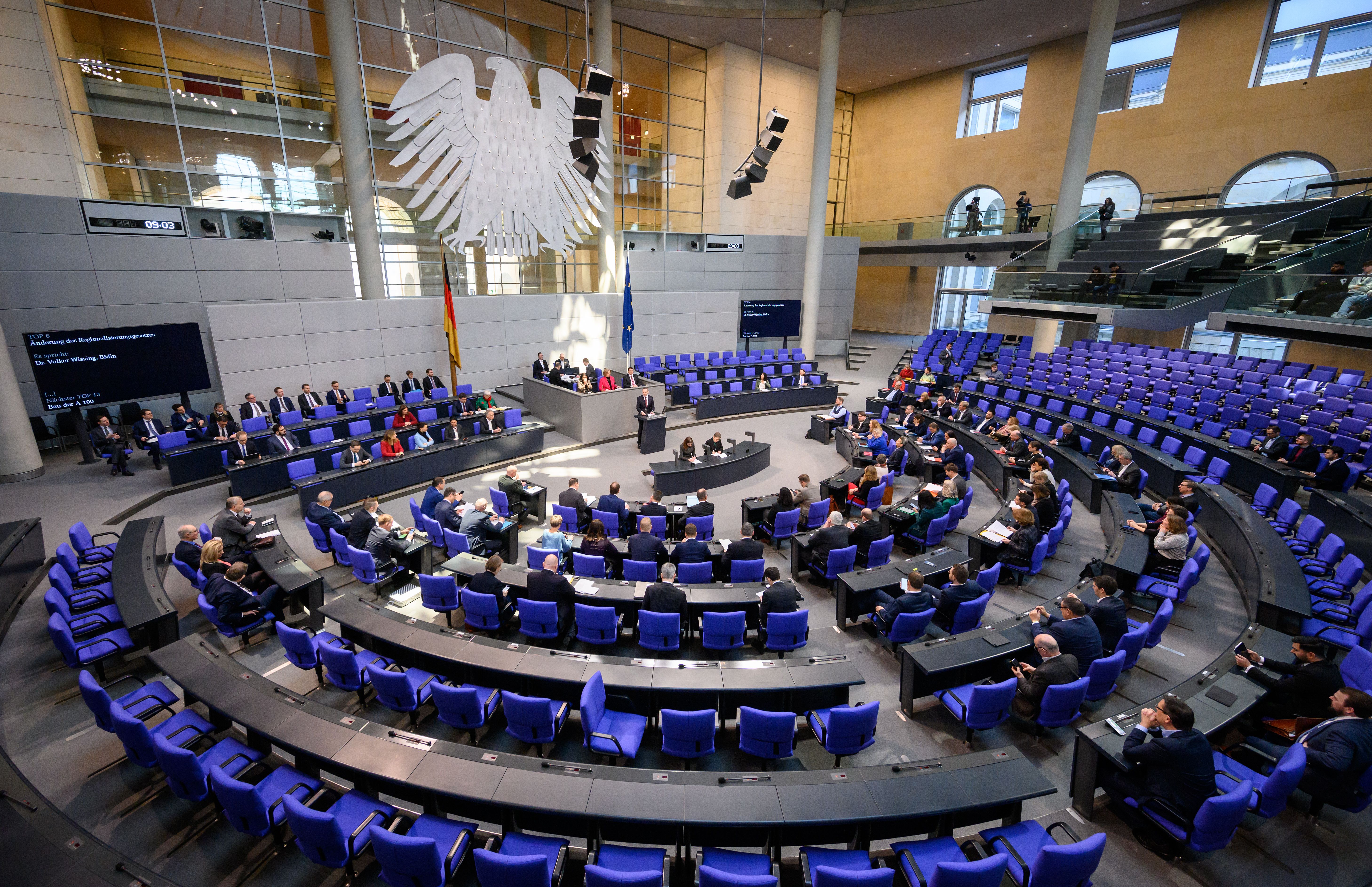Diäten-Irrsinn im Bundestag: Ab Juli winkt saftige Gehaltserhöhung für unsere Politiker – SO VIEL Kohle kriegen sie