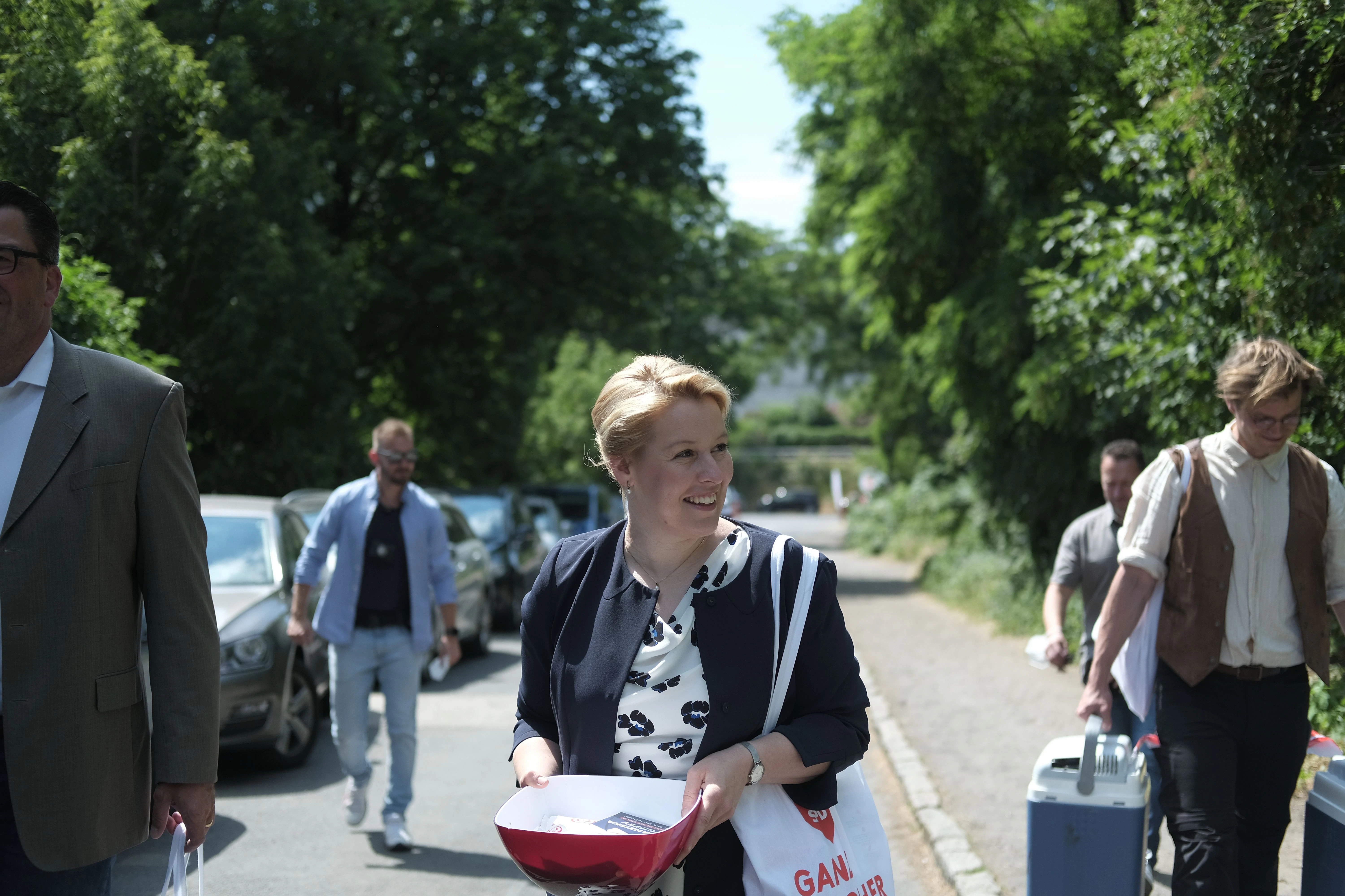 Gerade mal ein Jahr im Amt. Franziska Giffey beim Wahlkampf im Sommer 2021.&nbsp;