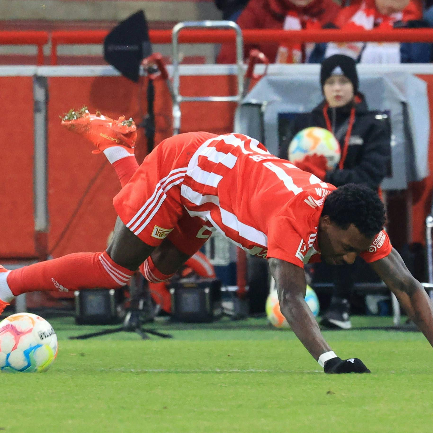 Sheraldo Beckers Stolperer beim 2:1 gegen den FSV Mainz 05, der alle Anhänger des 1. FC Union aufstöhnen ließ.