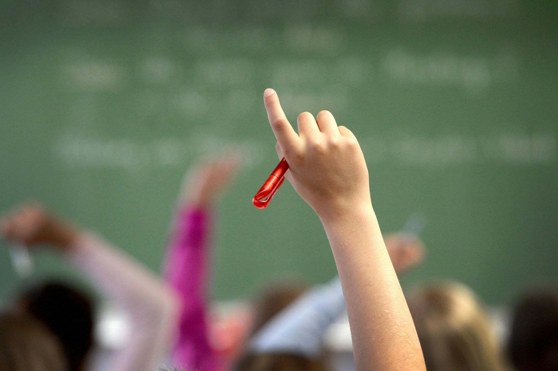 Der Kläger will ein bindendes Genderverbot an Berliner Schulen erwirken.