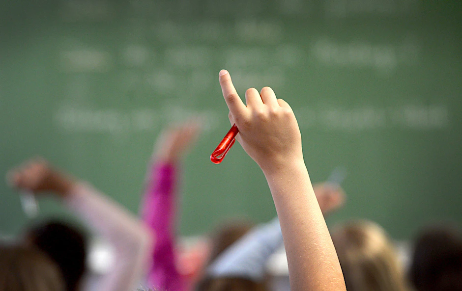 Der Kläger will ein bindendes Genderverbot an Berliner Schulen erwirken.