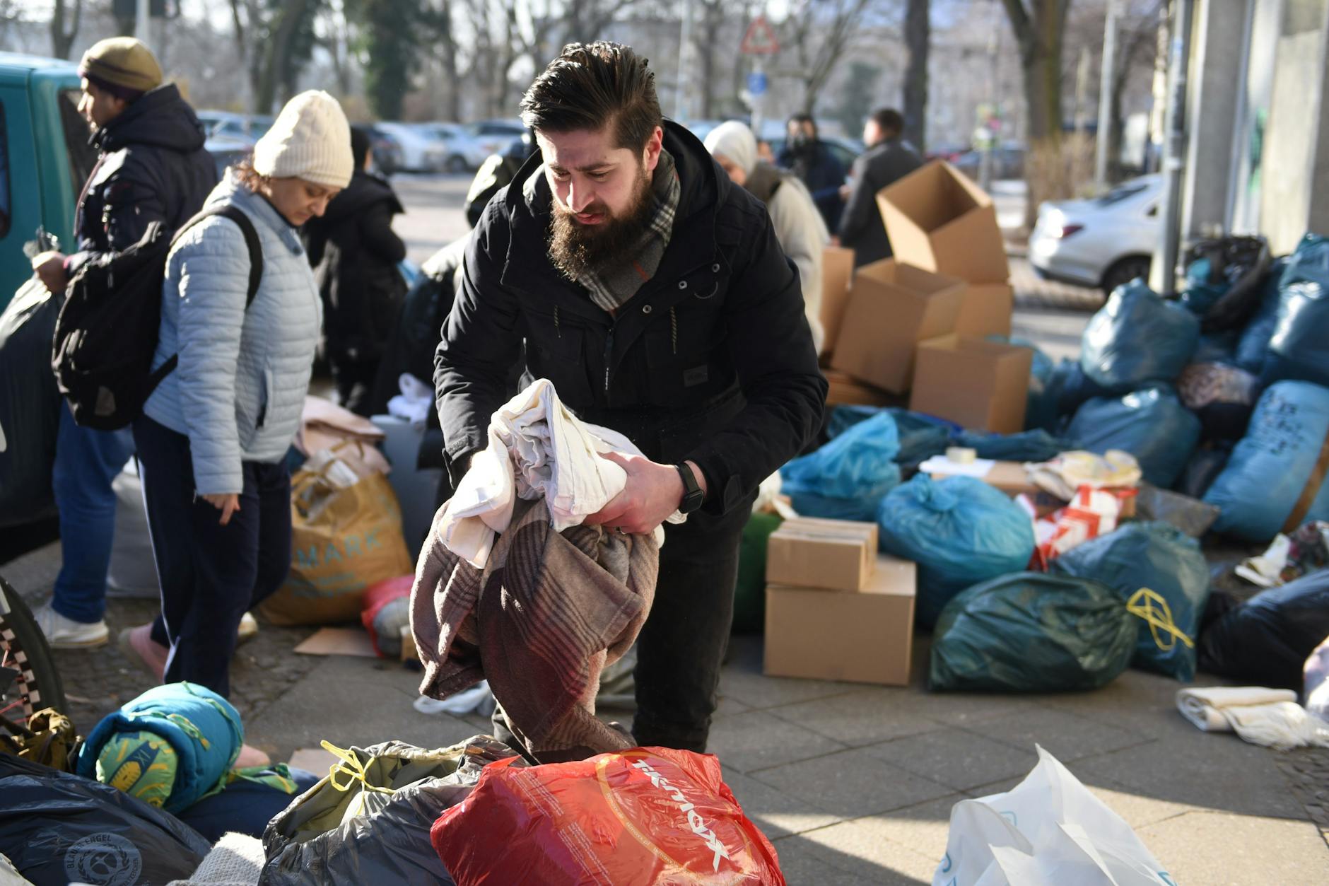 Berlin: Spenden sammeln beim syrischen Kulturverein Salam in Wedding.
