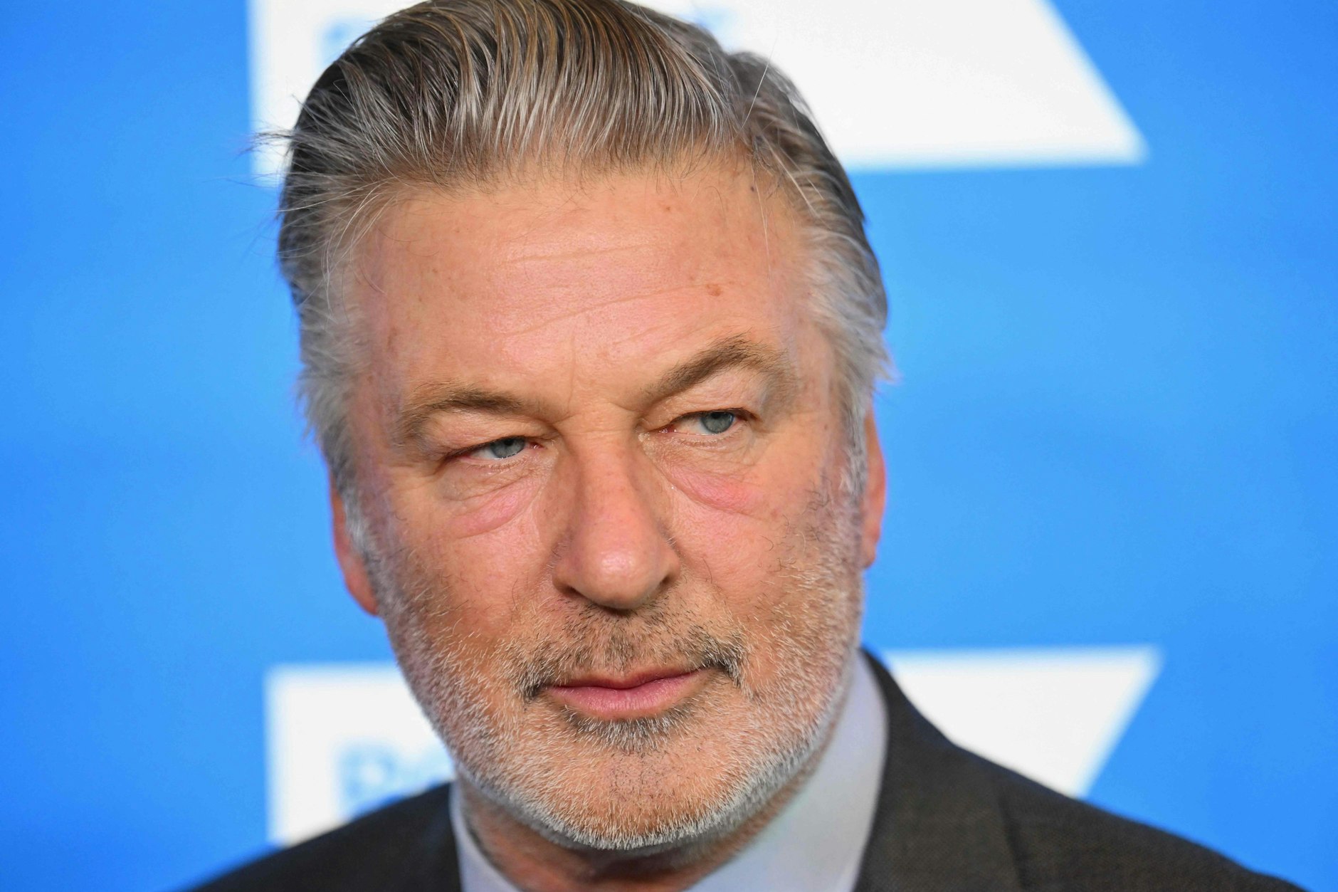 Der Schauspieler Alec Baldwin hat jegliche Verantwortung für den Tod der Kamerafrau Halyna Hutchins von sich gewiesen.