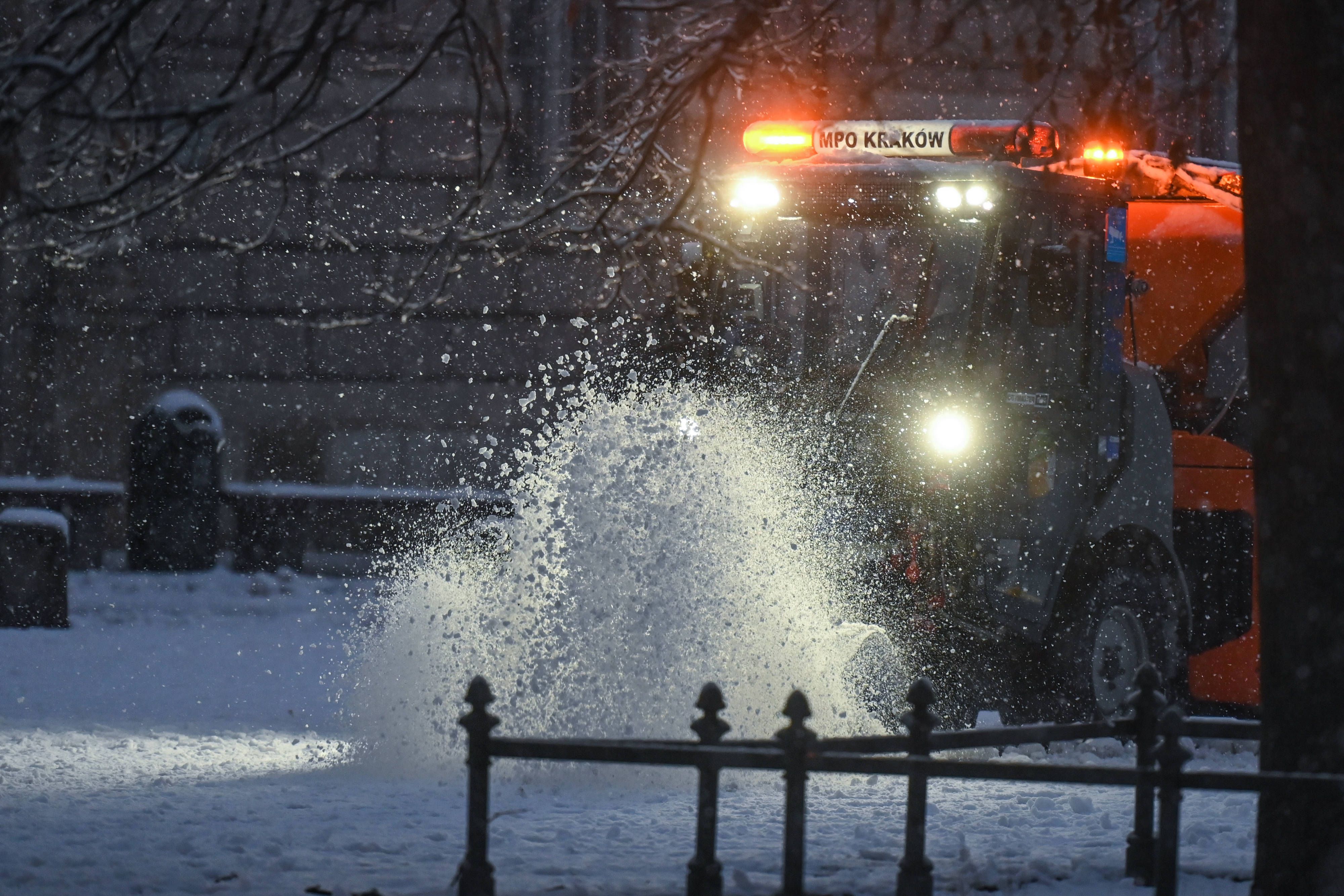 Image - Erst Frühling, dann Winter: Wetter setzt am Mittwoch zum Schneesturm an – und das fast überall