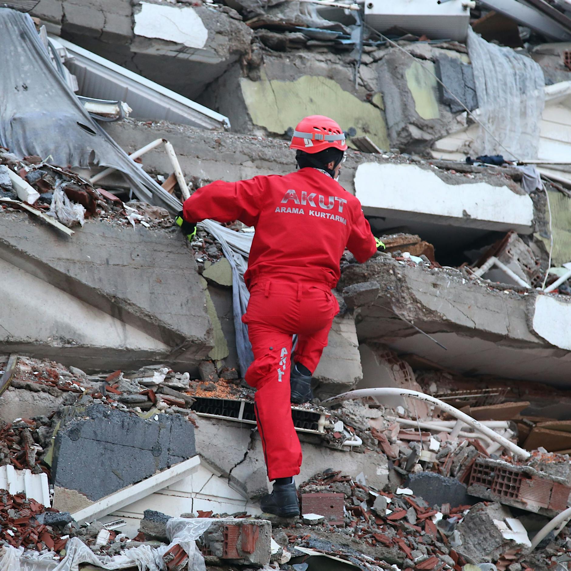 Erdbeben: Hightech aus Berlin ortet kleinste Lebenszeichen unter Trümmern
