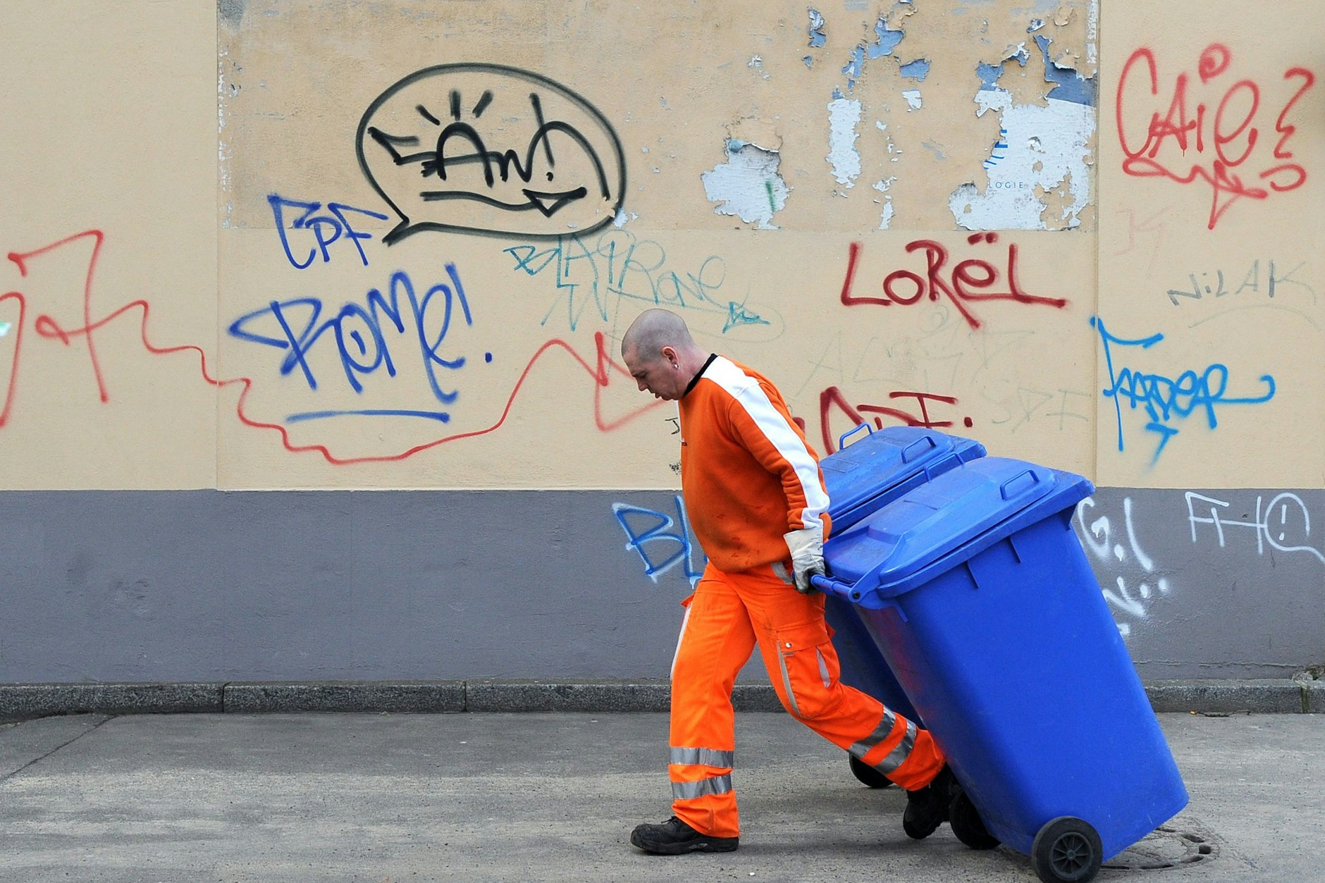 Ein Mitarbeiter der Berliner Stadtreinigung (BSR).