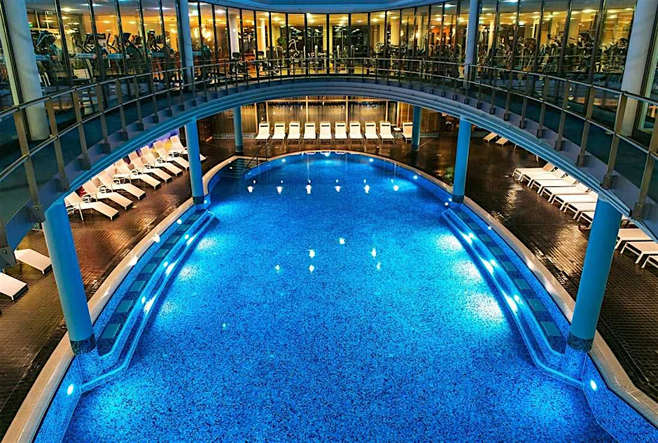 Sport und Spa in einem: Das Centrovital in Spandau bietet auch Kinderbetreuung an.