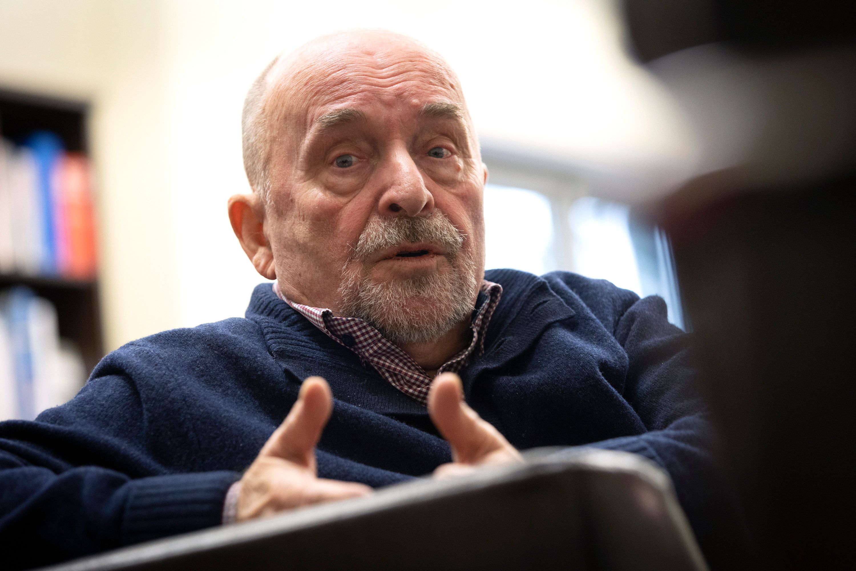 Die Stasi verübte Anschläge auf ihn, am Wahl-Sonntag wird der Blues-Pfarrer Rainer Eppelmann 80 Jahre alt