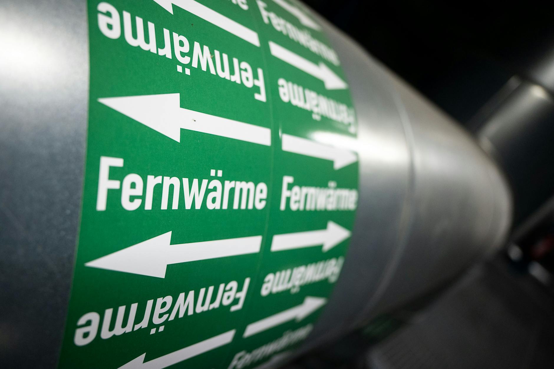 Fernwärme-Kunden werden von ihren Anbietern derzeit massiv in teure Neuverträge gedrängt.