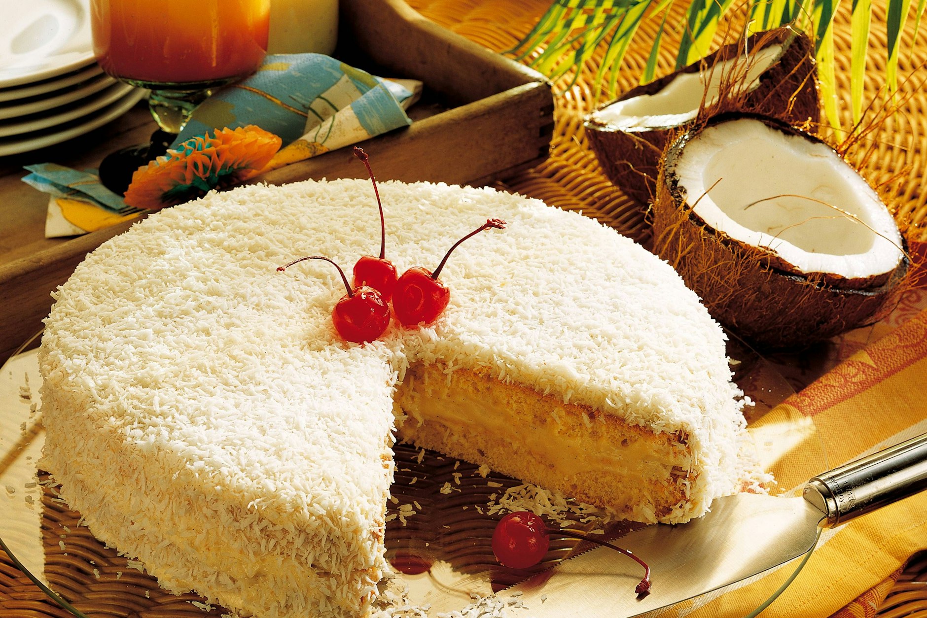 Mit dem Tassen-Rezept ist der leckere Kokoskuchen schnell gemacht.