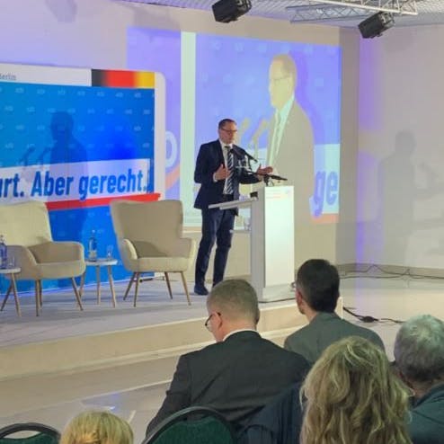 Tino Chrupalla spricht in Marzahn-Hellersdorf.