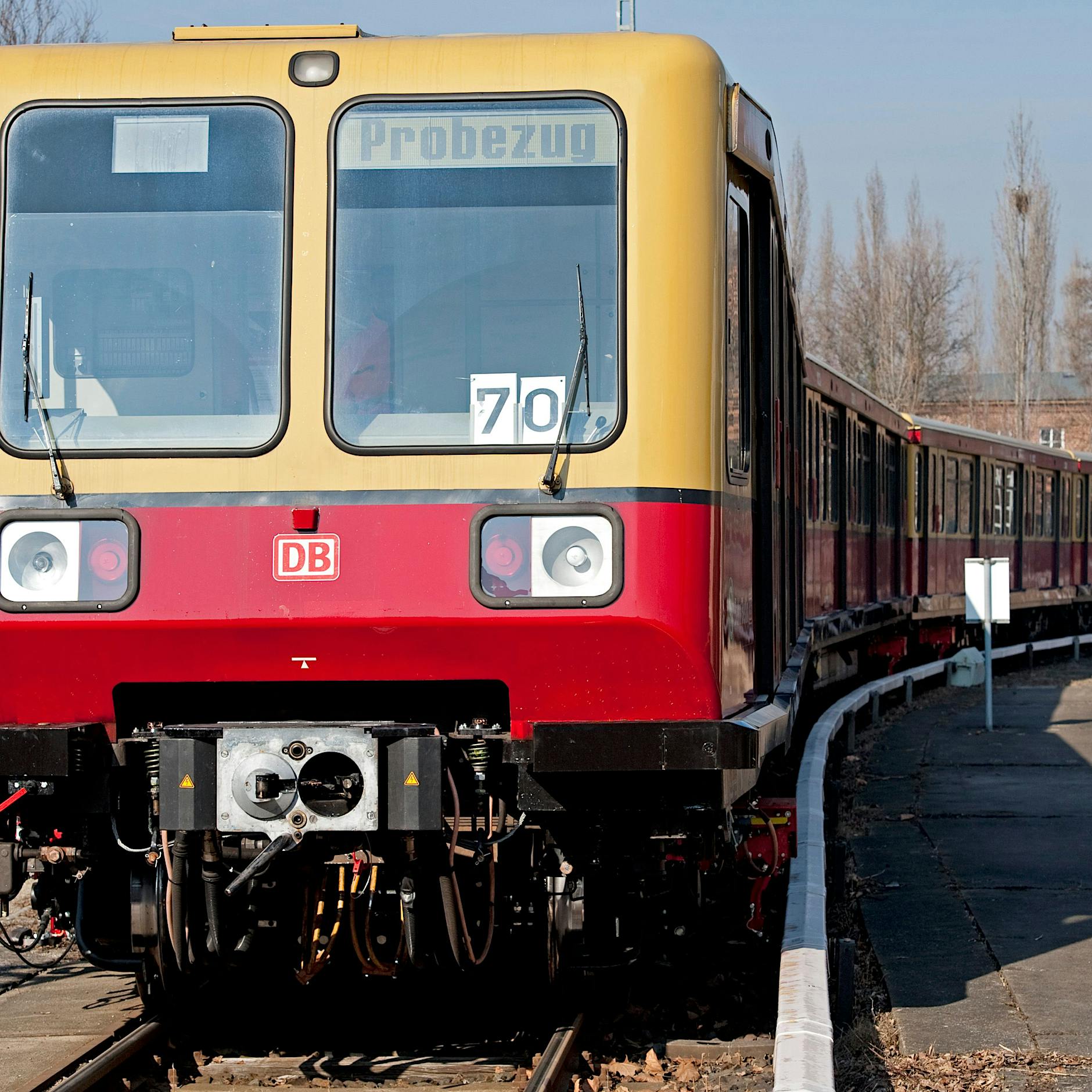 „Ein Kind des Ostens“: In Berlin erhalten alte S-Bahnen eine Schonfrist