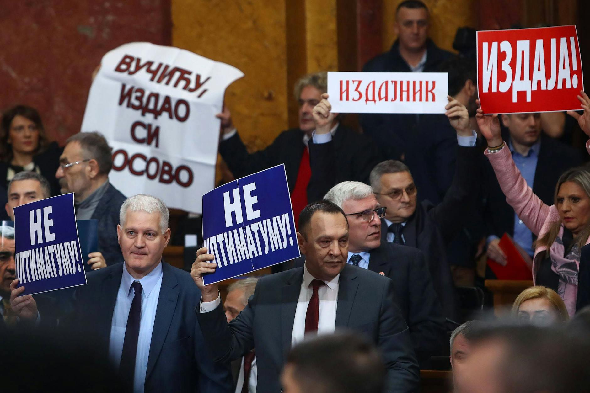 Anfang Februar kam es im serbischen Parlament zu Tumulten.