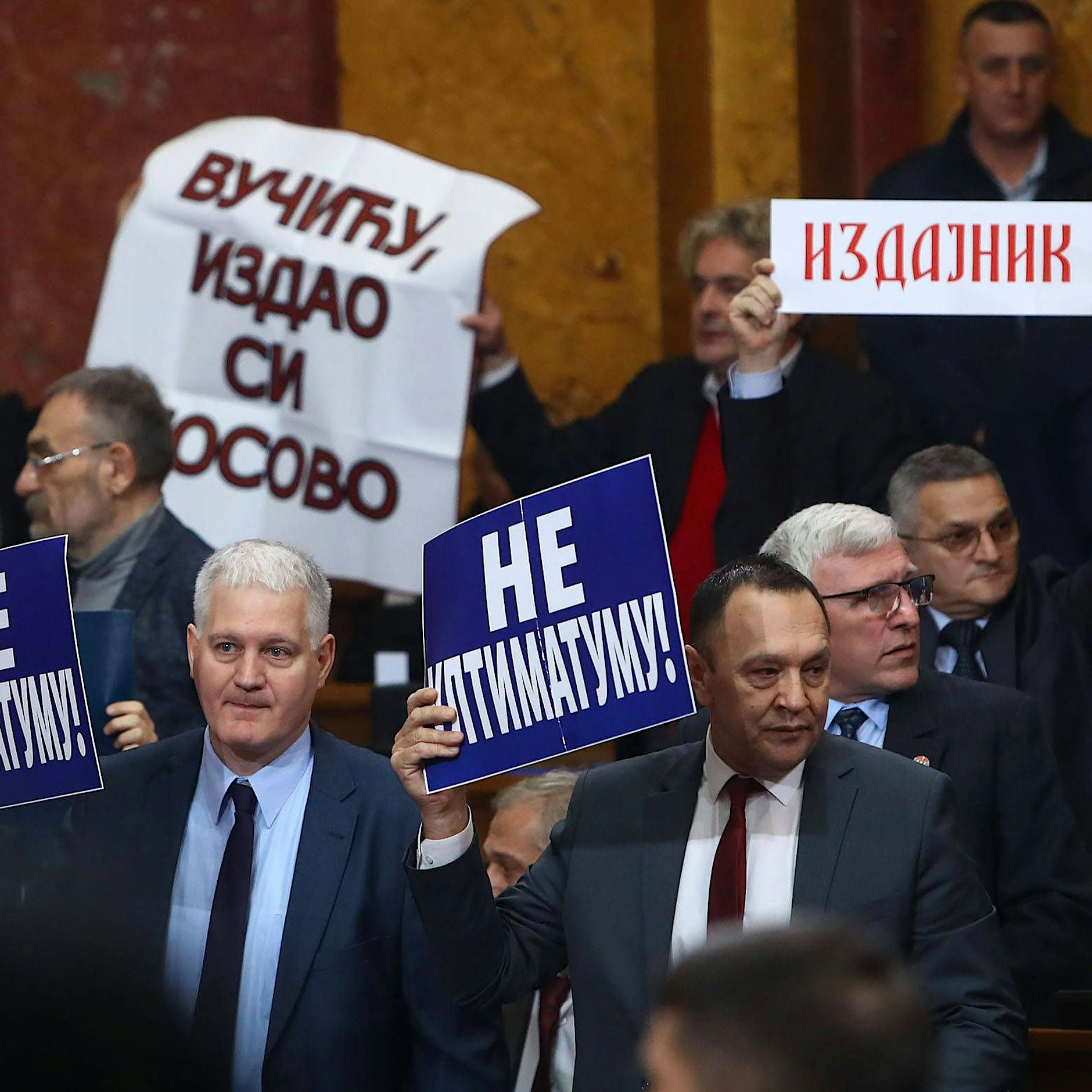 Nach Pornokonsum eines Parlamentariers: Serbiens Koalition bröckelt und Vucic ärgert sich