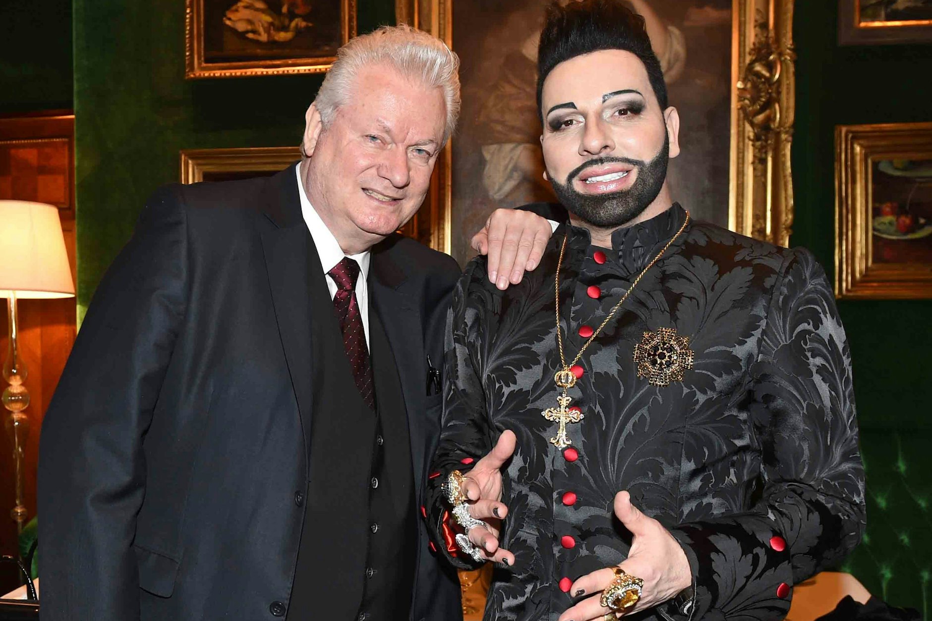 2015 in Österreich: Modeschöpfer Harald Glööckler (r.) und sein Mann Dieter Schroth bei einem privaten Dinner im Hotel Sacher