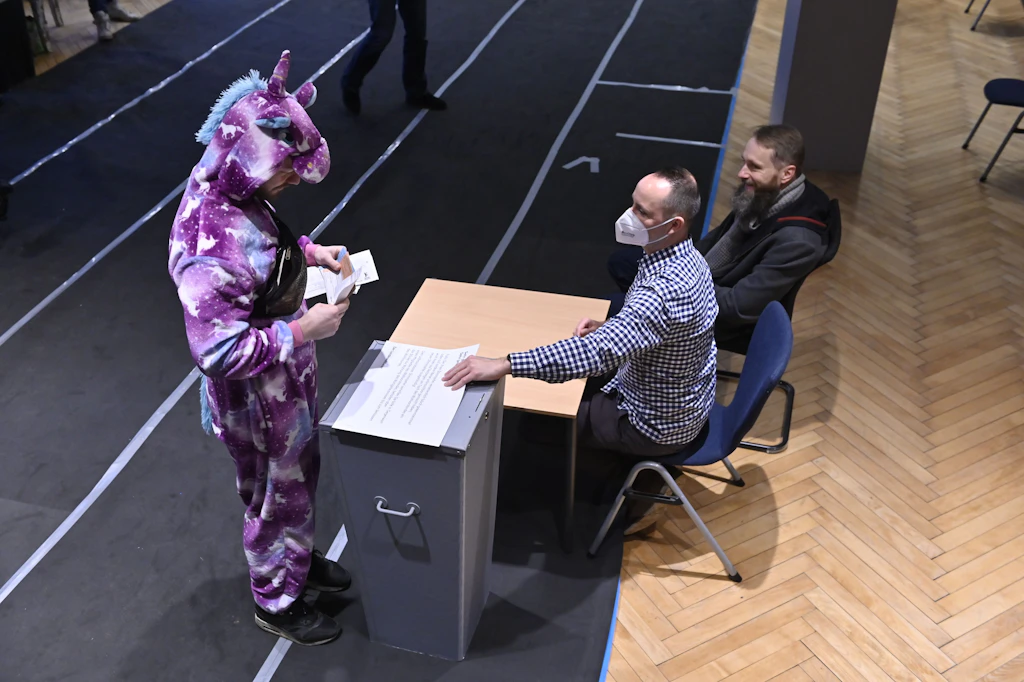 Keine Schlangen, keine Pannen, wenig Wähler: So lief der Wahlsonntag in Berlin