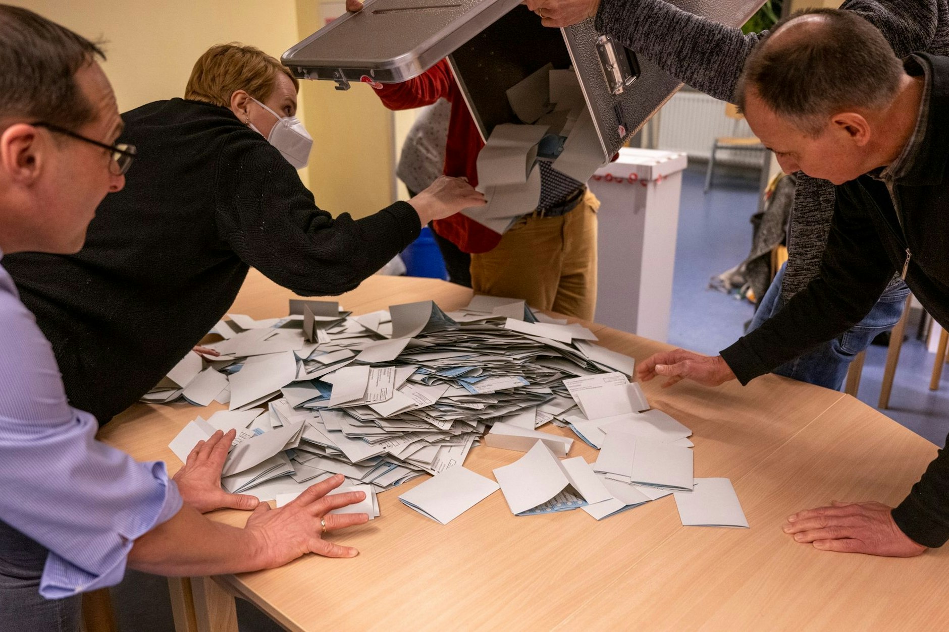 Auszählung in einem Wahllokal im Prenzlauer Berg.