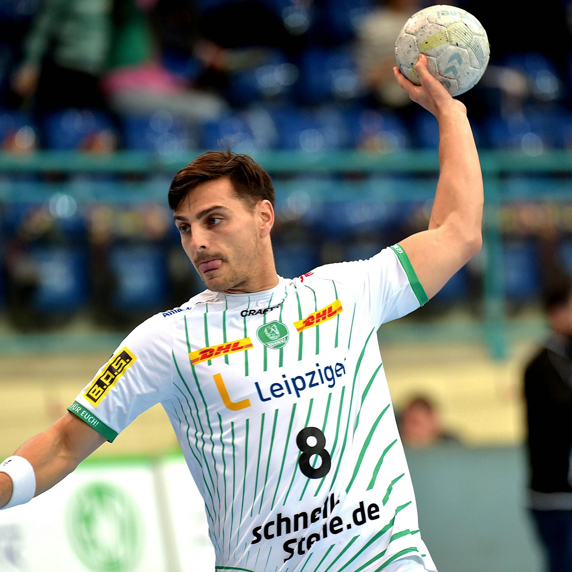 Hass-Brief an schwulen Handballer Lucas Krzikalla: Er soll „in ein Umerziehungslager und bitte sterben“