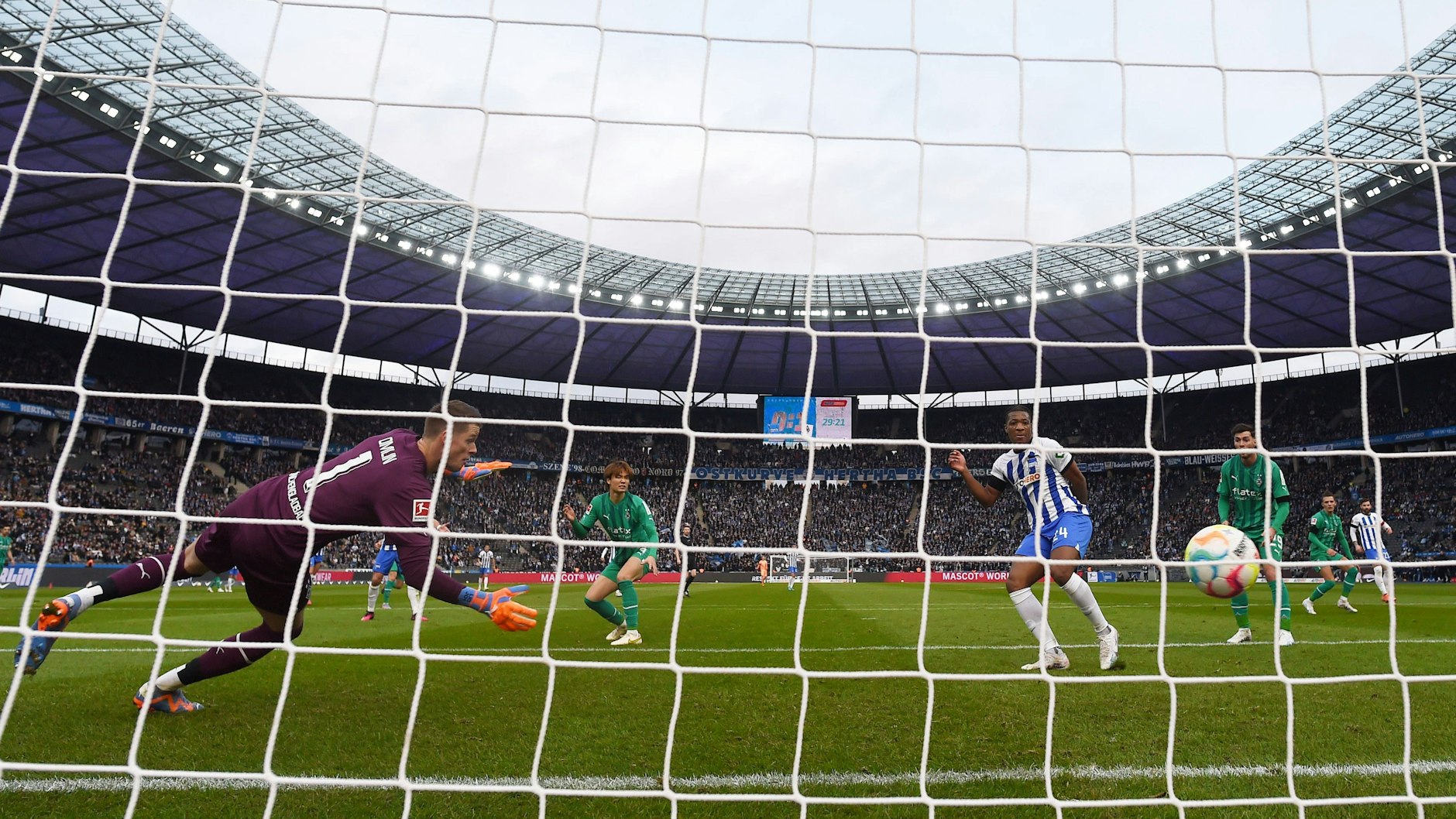 Stürmer Jessic Ngankam traf nach feiner Vorarbeit von Marco Richter und Tolga Cigerci zum 1:1 für Hertha BSC gegen Borussia Mönchengladbach. 