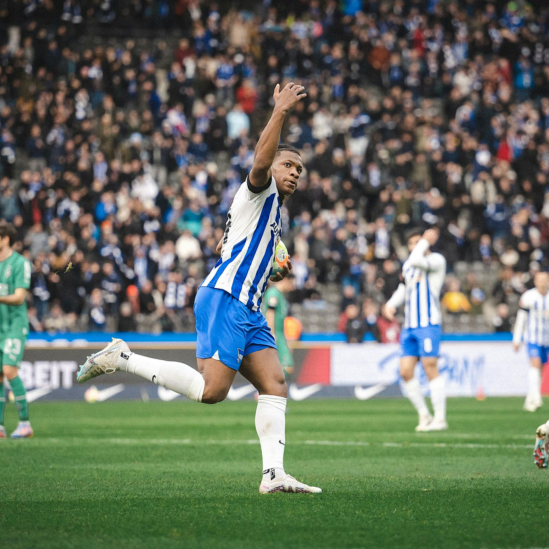 Hertha BSC dreht die Partie gegen Gladbach und feiert endlich mal wieder