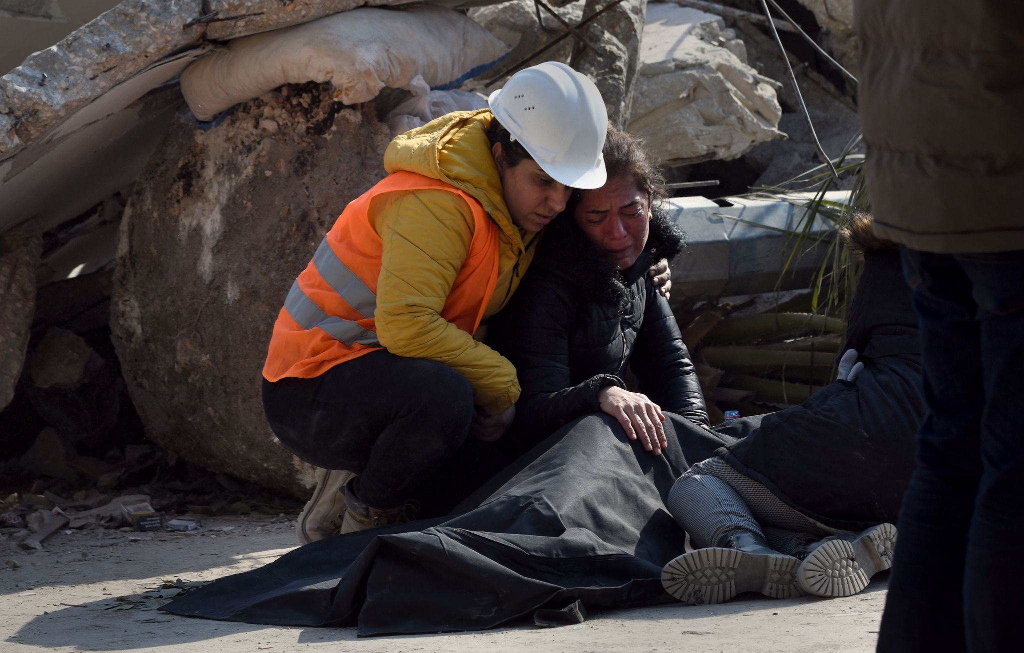 Image - Nur noch wenige Wunder - Mehr als 35.000 Erdbeben-Tote