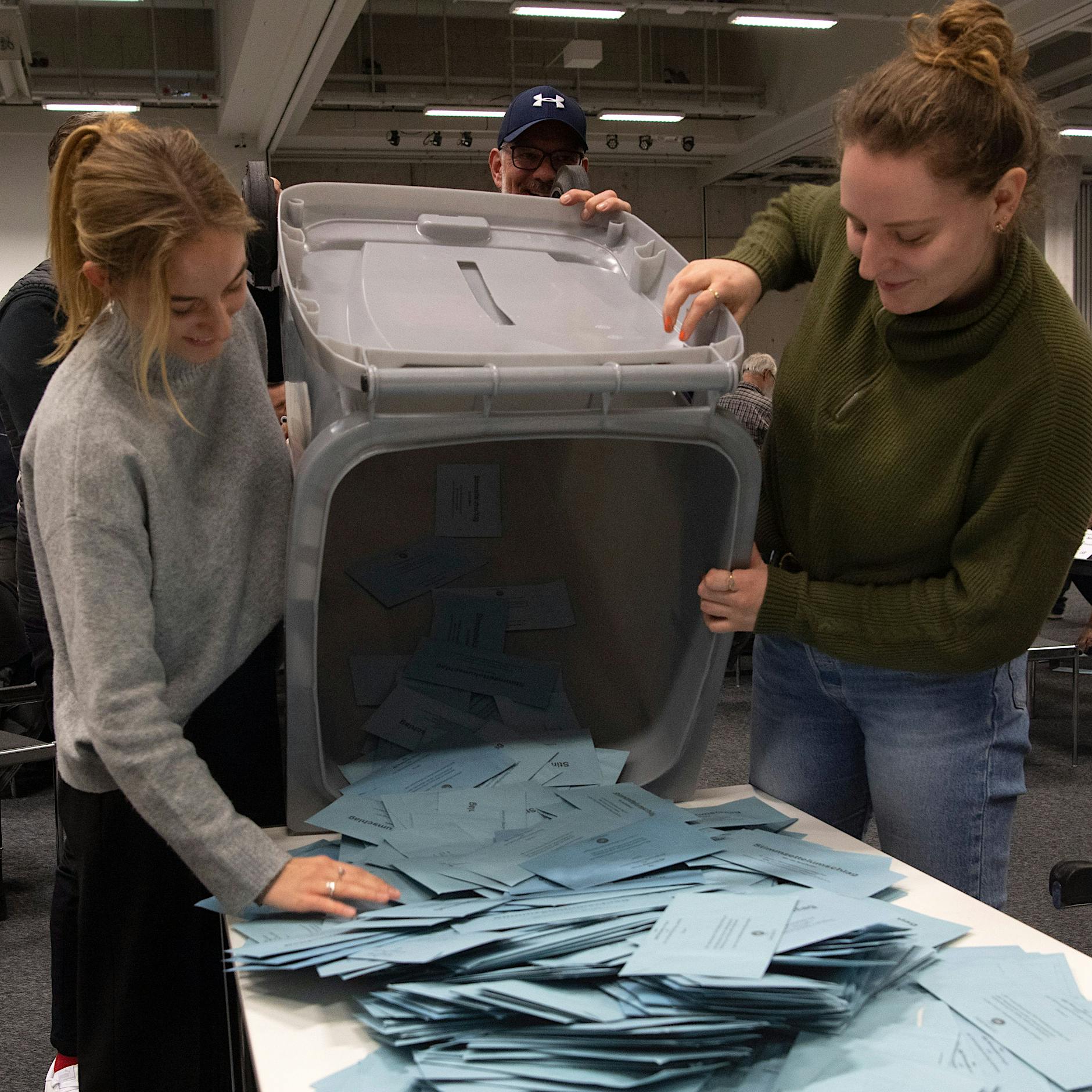 Bericht eines Wahlhelfers: Falsch ausgefüllte Stimmzettel, gelangweilte Freiwillige