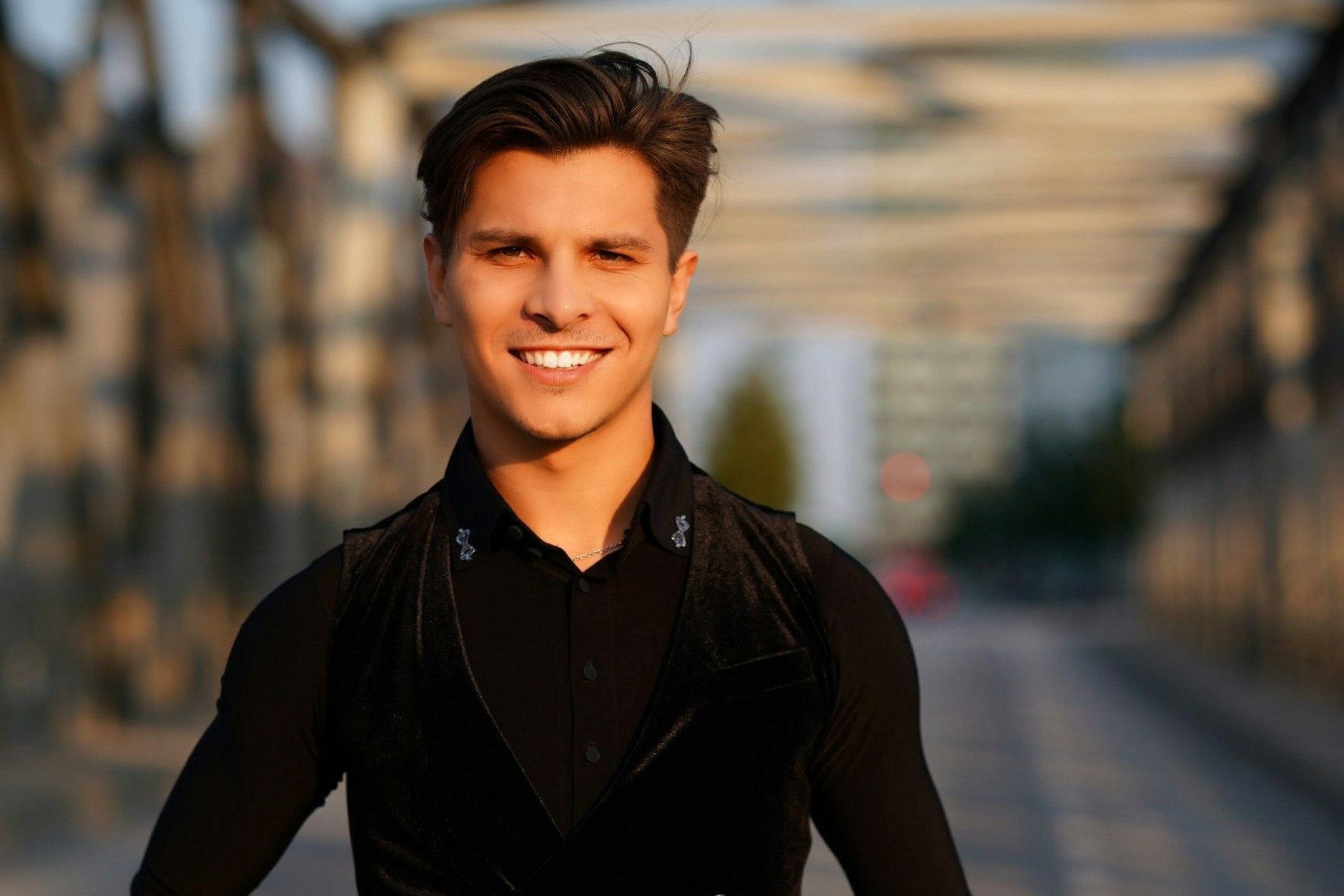 Alexandru Ionel ist zum zweiten Mal als „Let’s Dance“-Profi dabei.