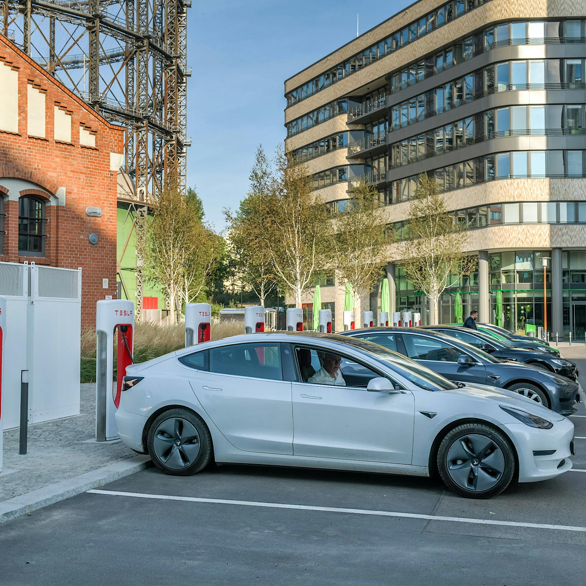 Tesla-Fahrer zu „Verbotsarien“ der Grünen: „Es riecht nach einseitigem Auto-Bashing“