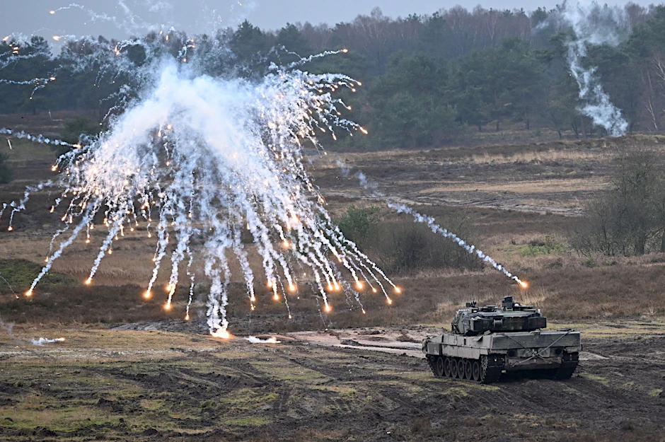 Ein Leopard 2A6 auf dem Truppenübungsplatz Senne in der Gemeinde Augustdorf (Nordrhein-Westfalen). Nun sollen ukrainische Soldaten daran ausgebildet werden.