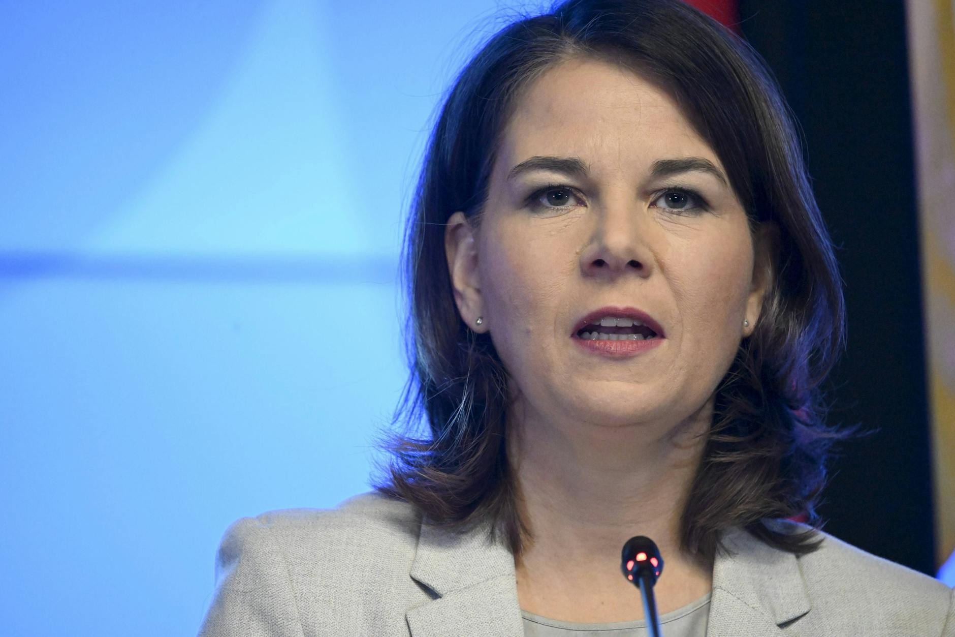 Außenministerin Annalena Baerbock über mögliche Kampfjet-Lieferungen an die Ukraine: „Das ist keine Debatte, die wir führen“.