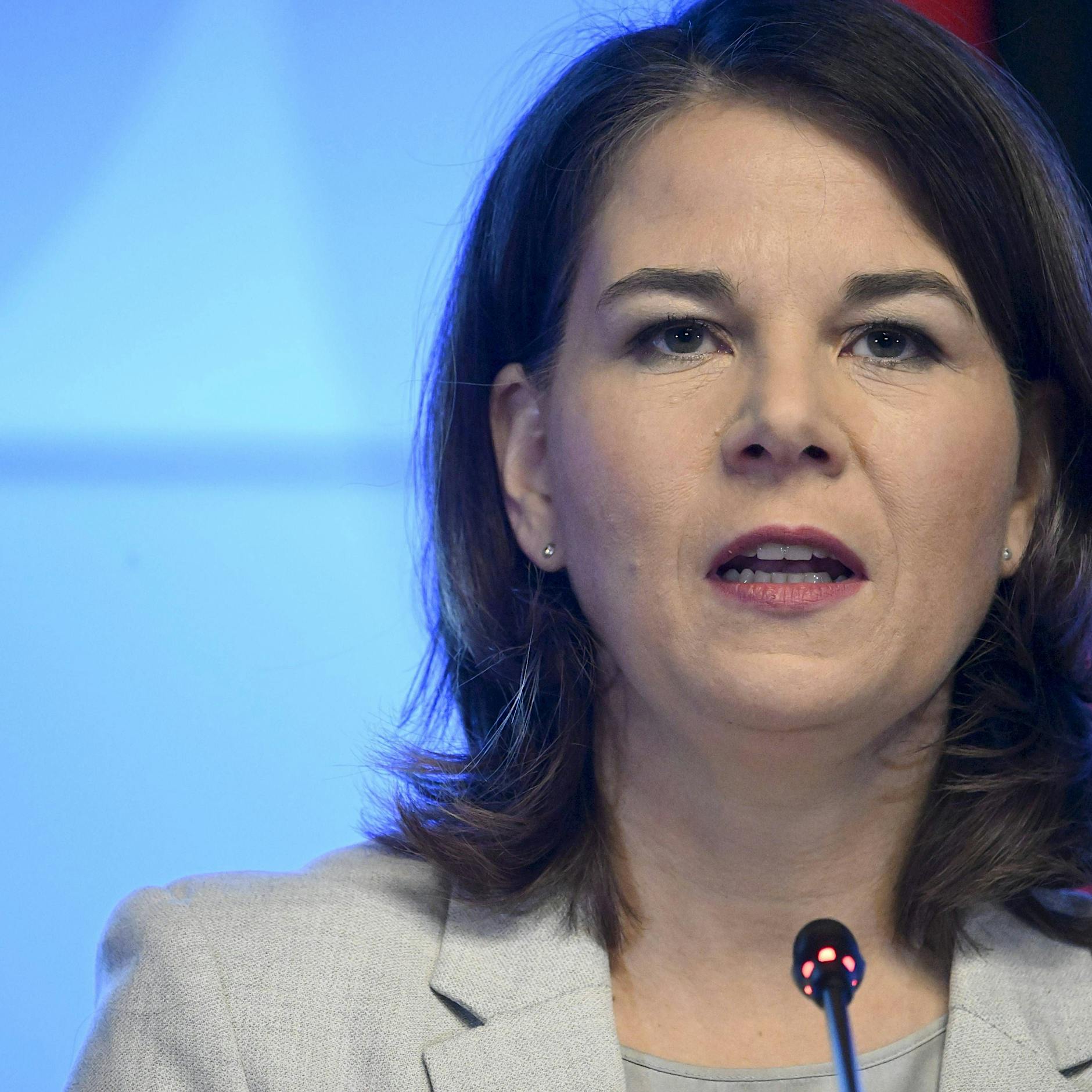 Baerbock nennt Kampfjets für Ukraine „kein Thema“