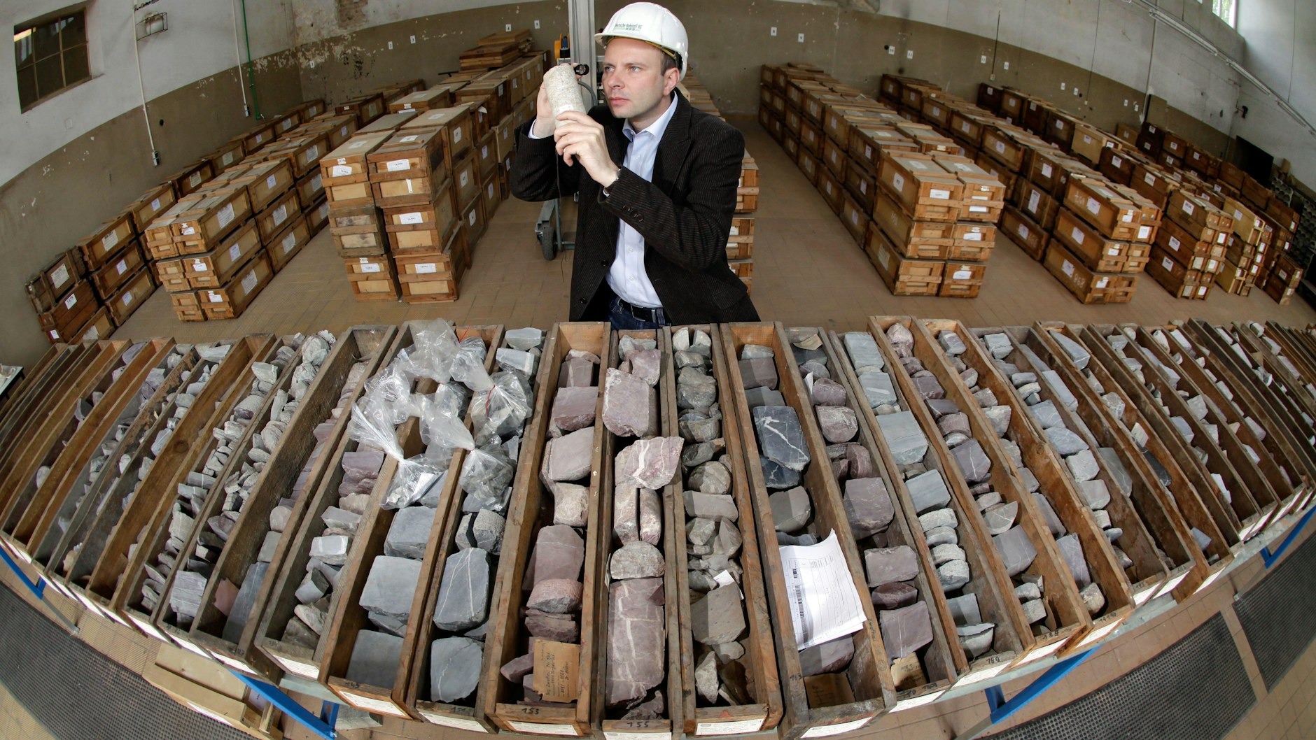 Die DDR bohrte unter Storkwitz im Norden Sachsens: Die Bohrkerne beweisen, dass es hier Seltene Erden gibt. Bislang lohnt der Abbau aber nicht.